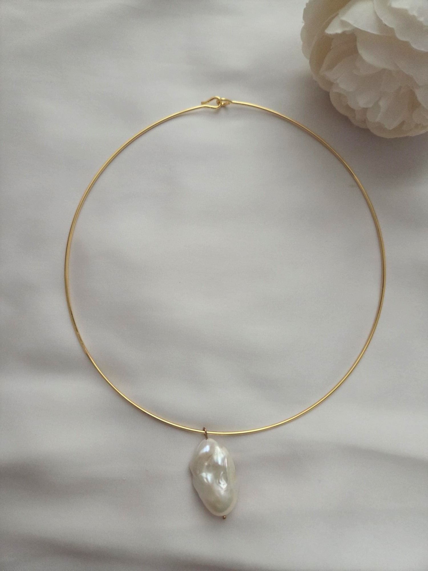 Goldene Kragenhalskette 