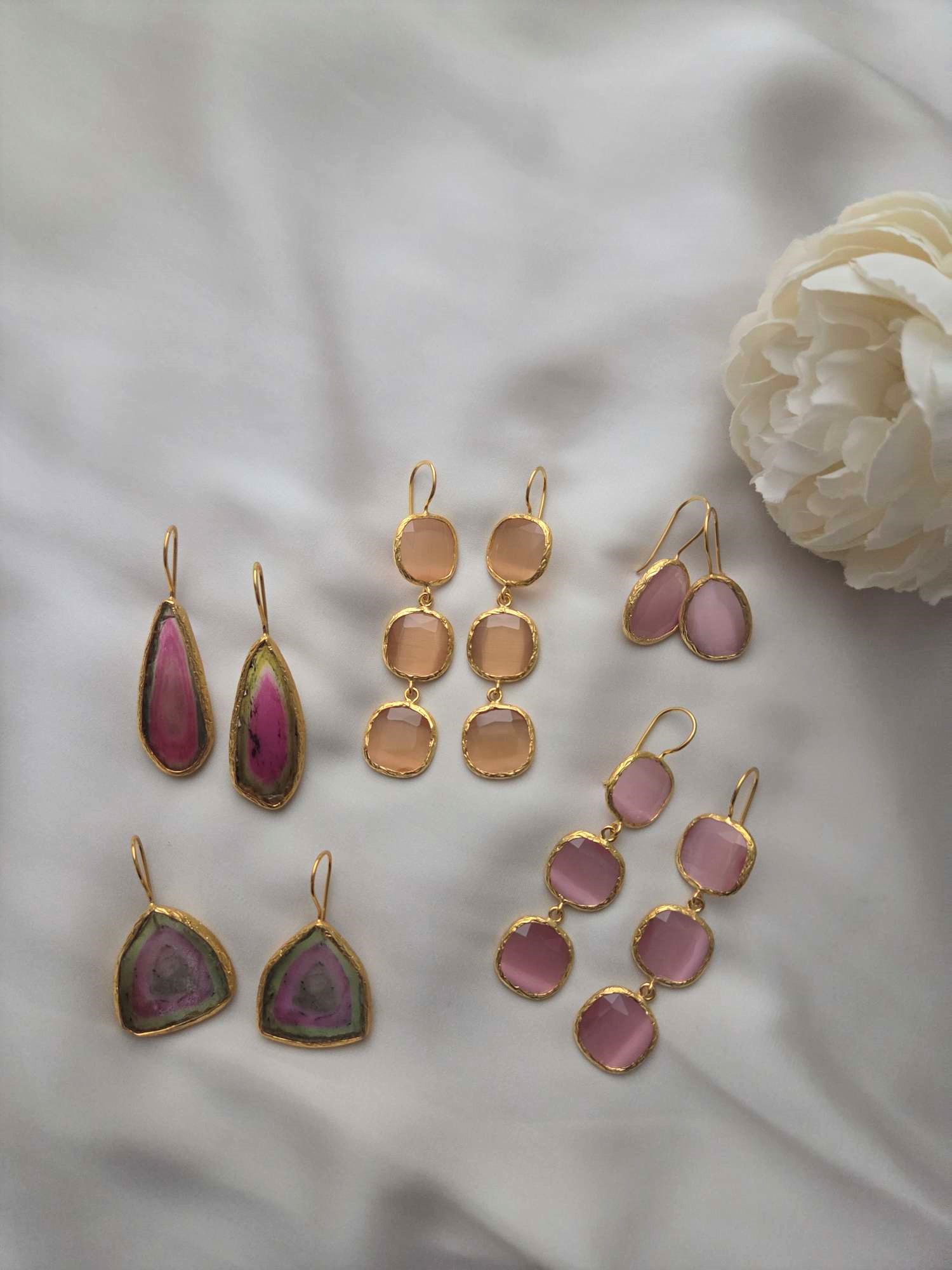 Besondere Ohrringe mit Aurora Quarz 