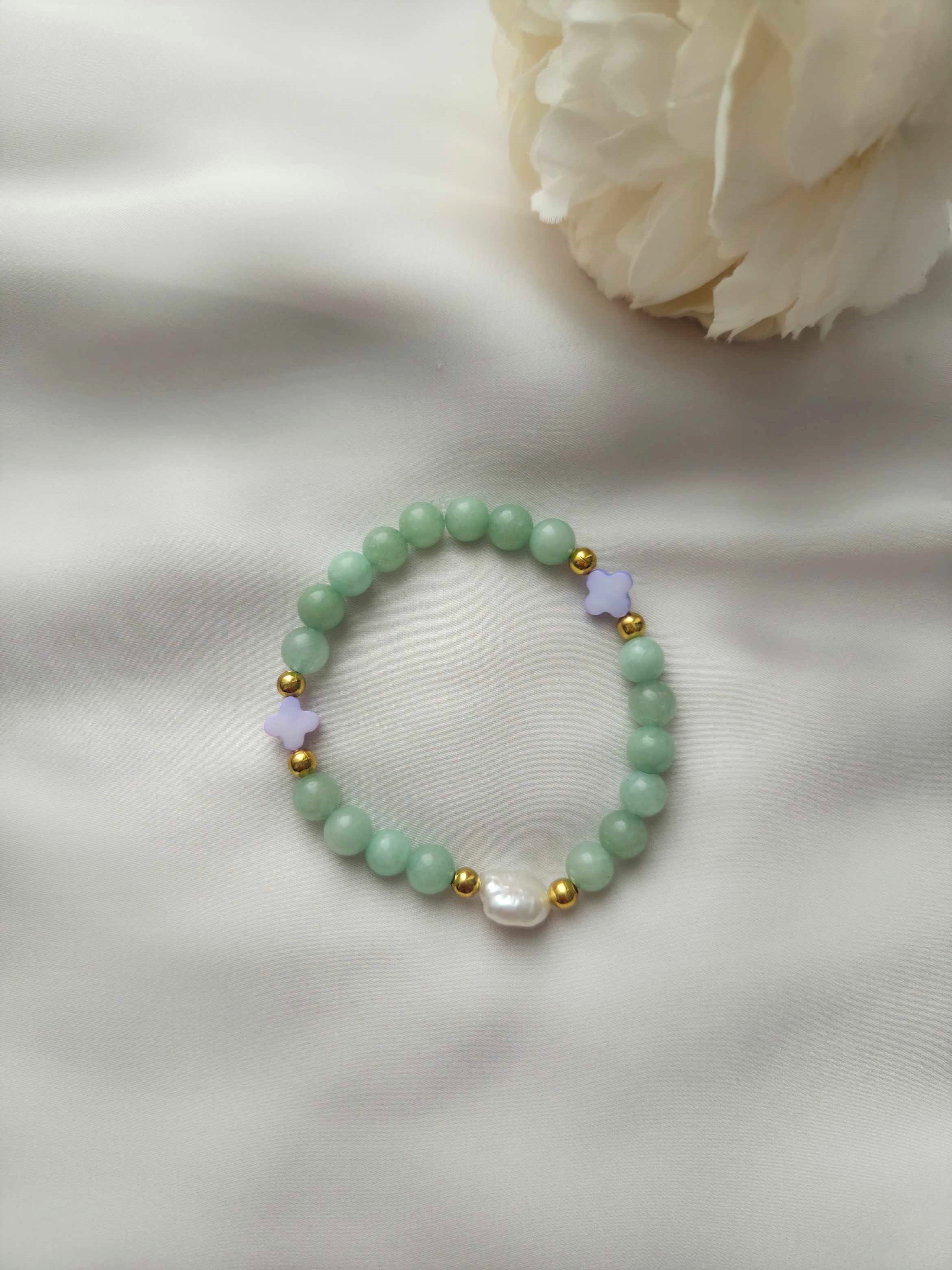 Armband mit grüner Jade und Perlmutt