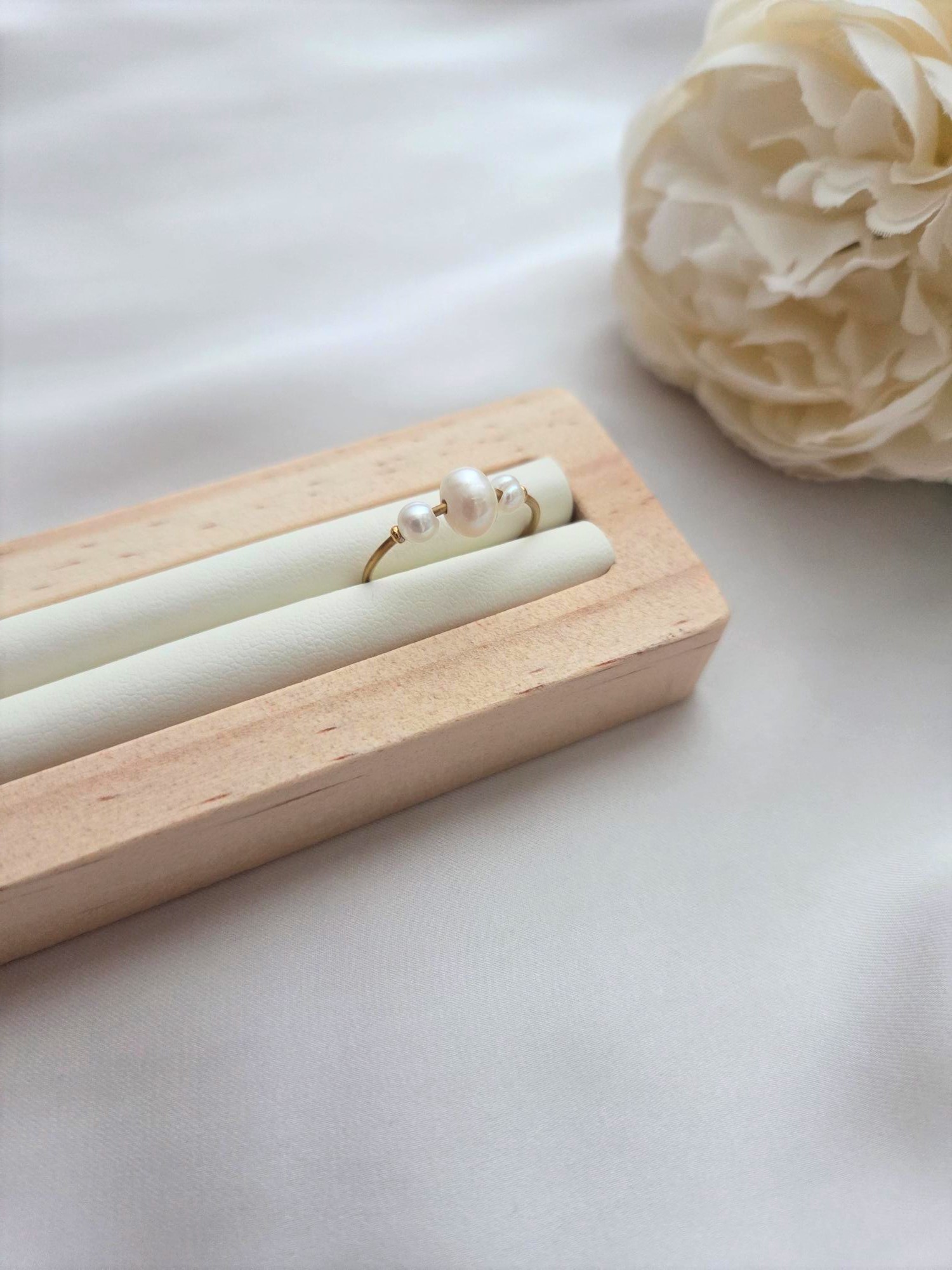 Ring mir drei Süßwasserperlen