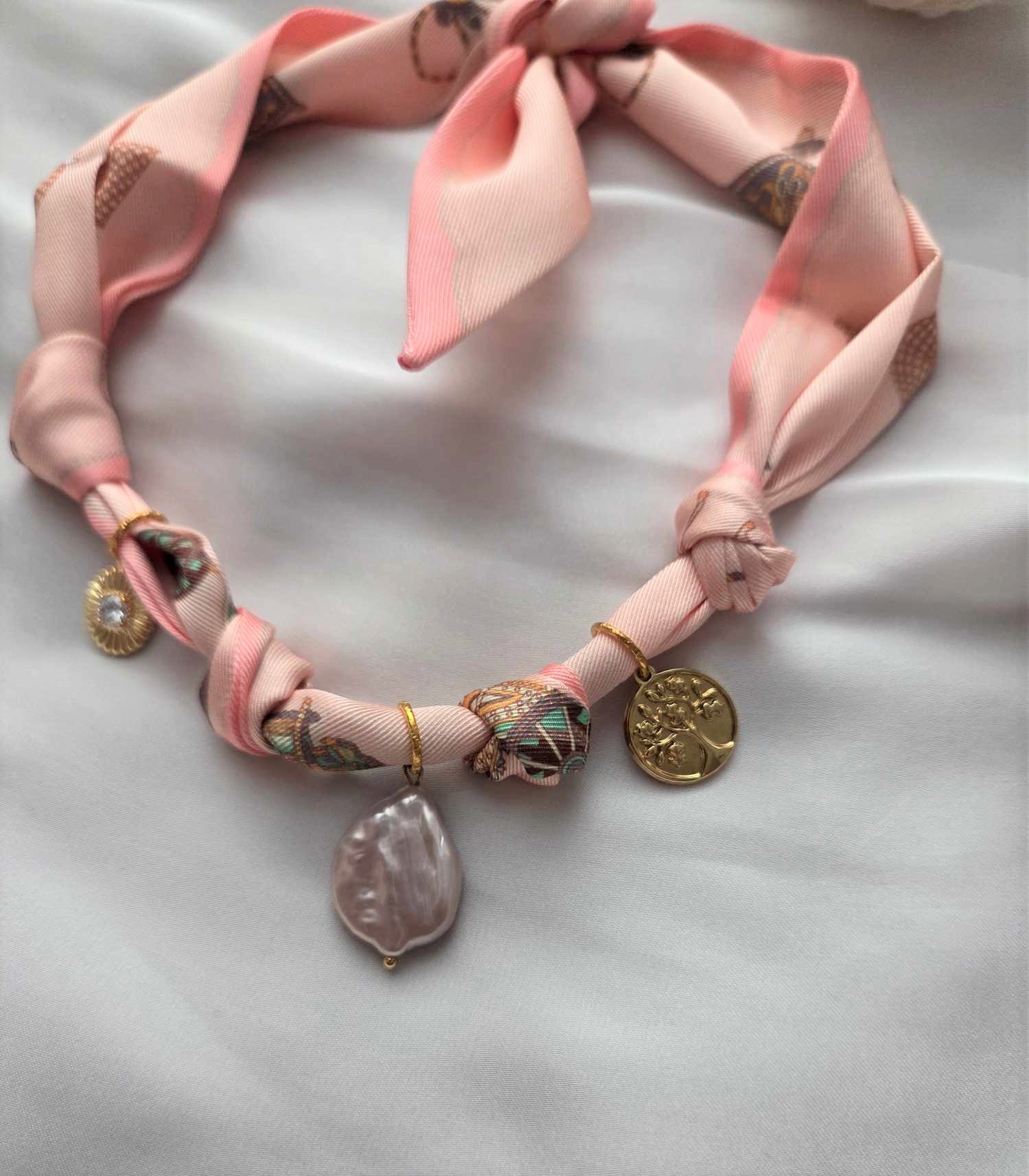 Halstuchkette Modell Iva