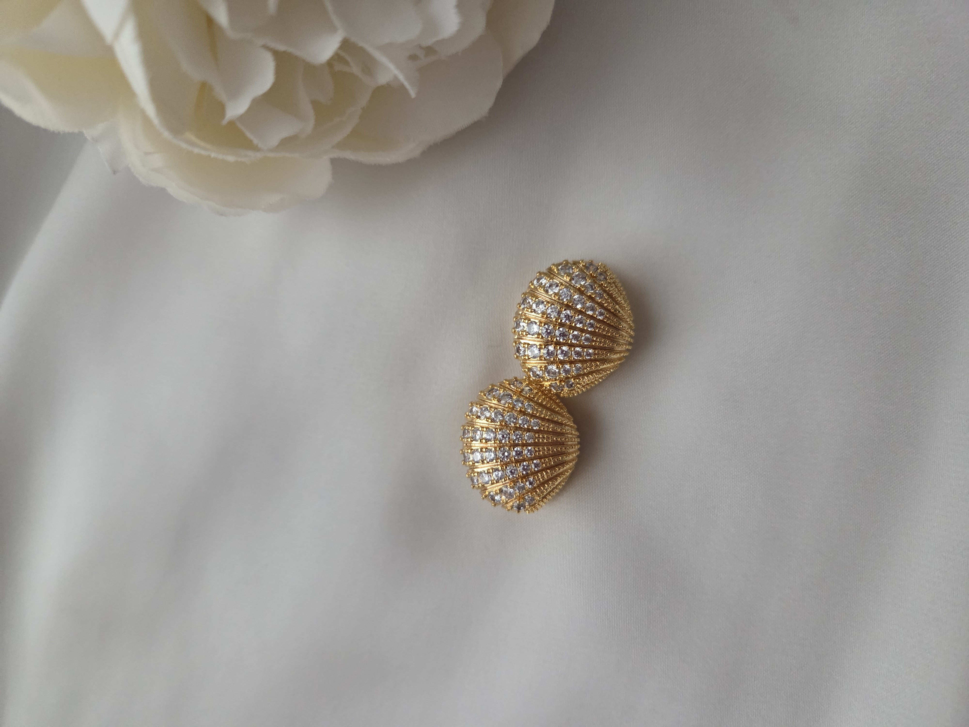 Ohrringe Modell Shell Hoops 