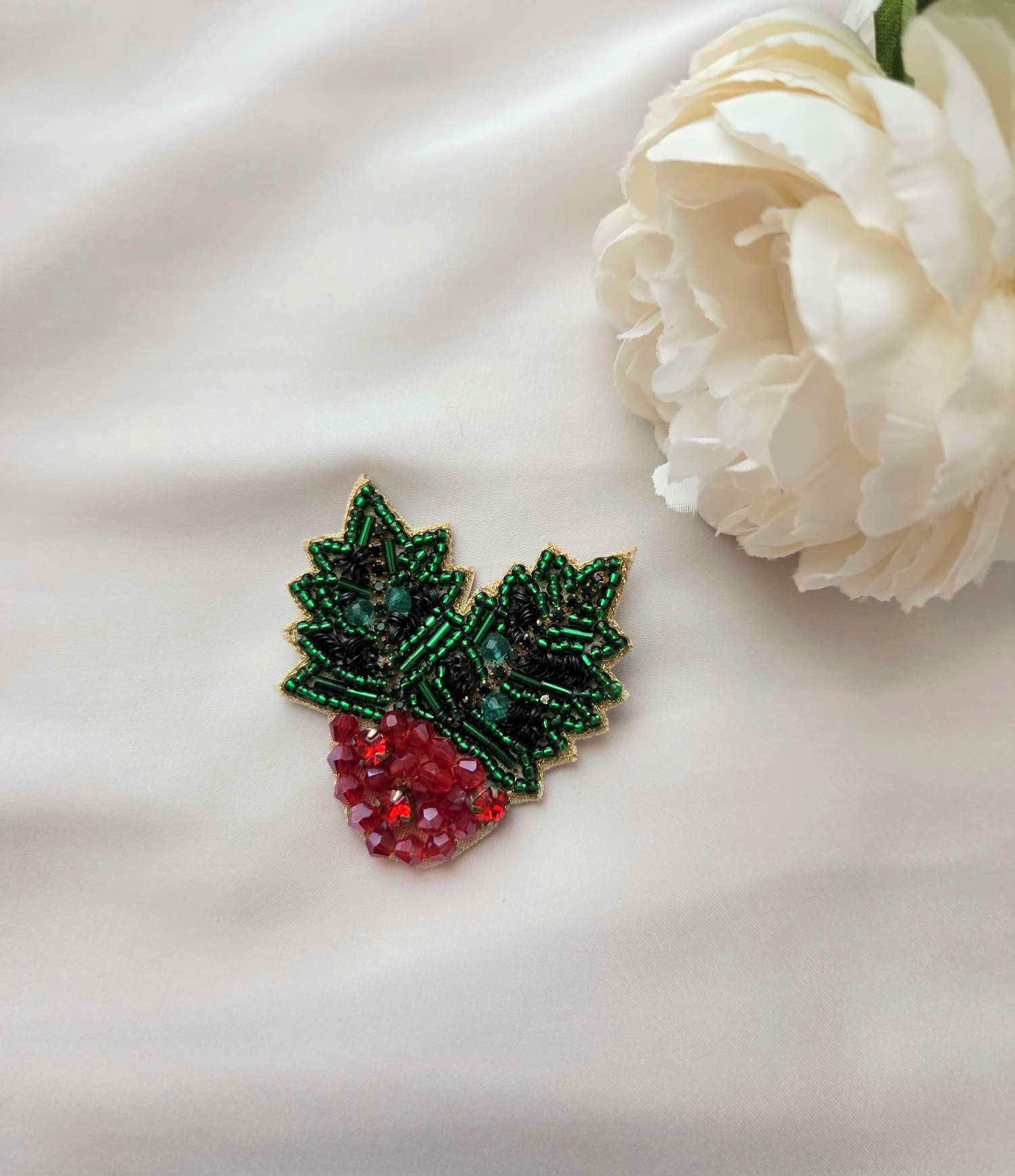 Weihnachtliche Broschen