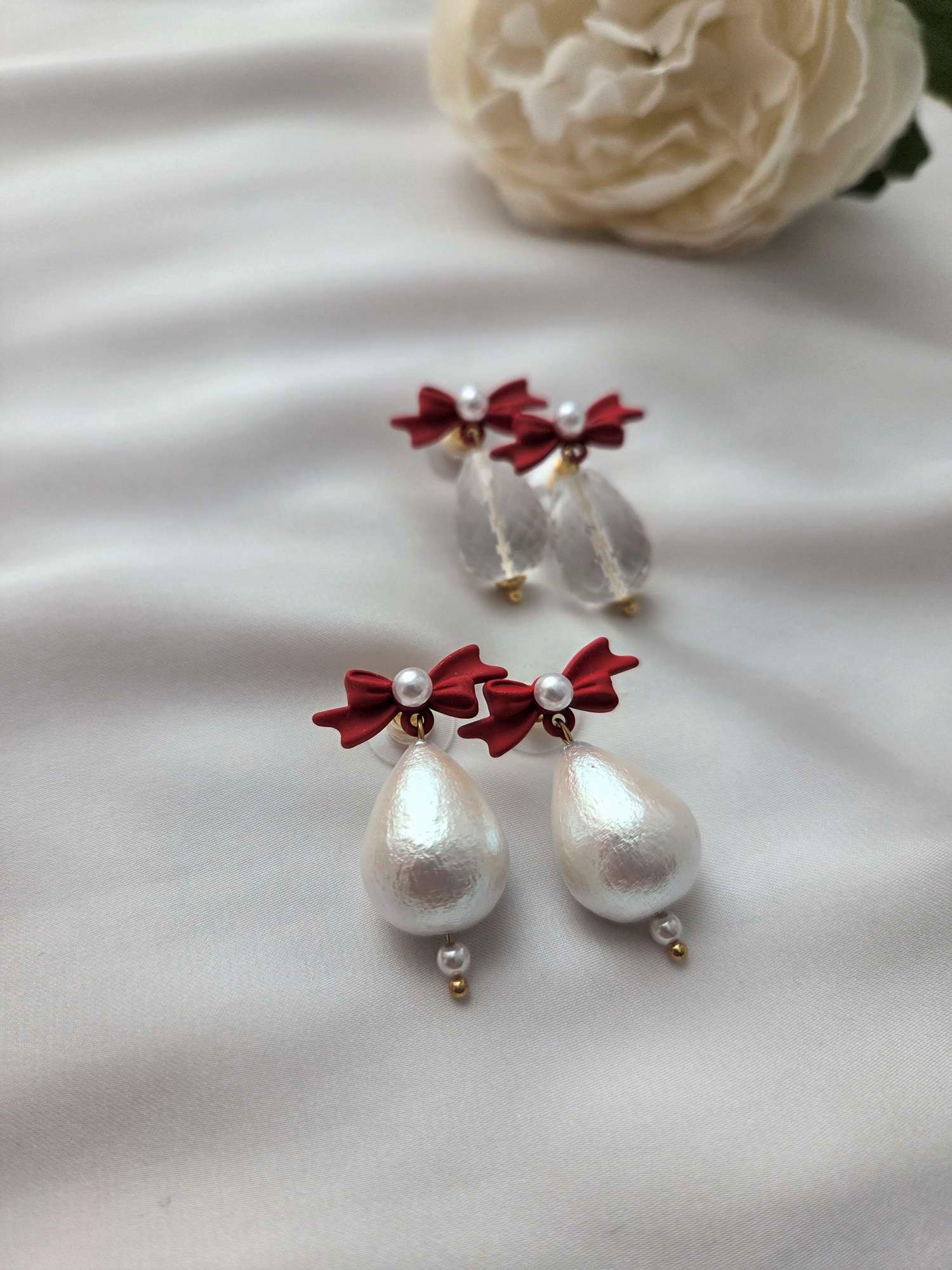 Besondere Ohrringe mit Schleifen Stecker 