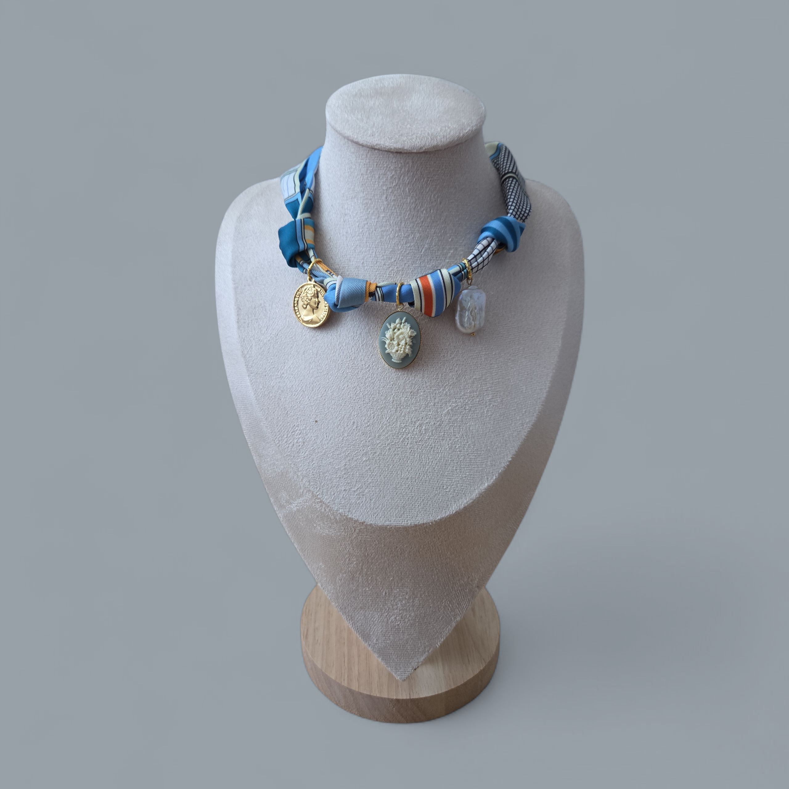 Halstuchkette Modell Iva Cameo Edition 