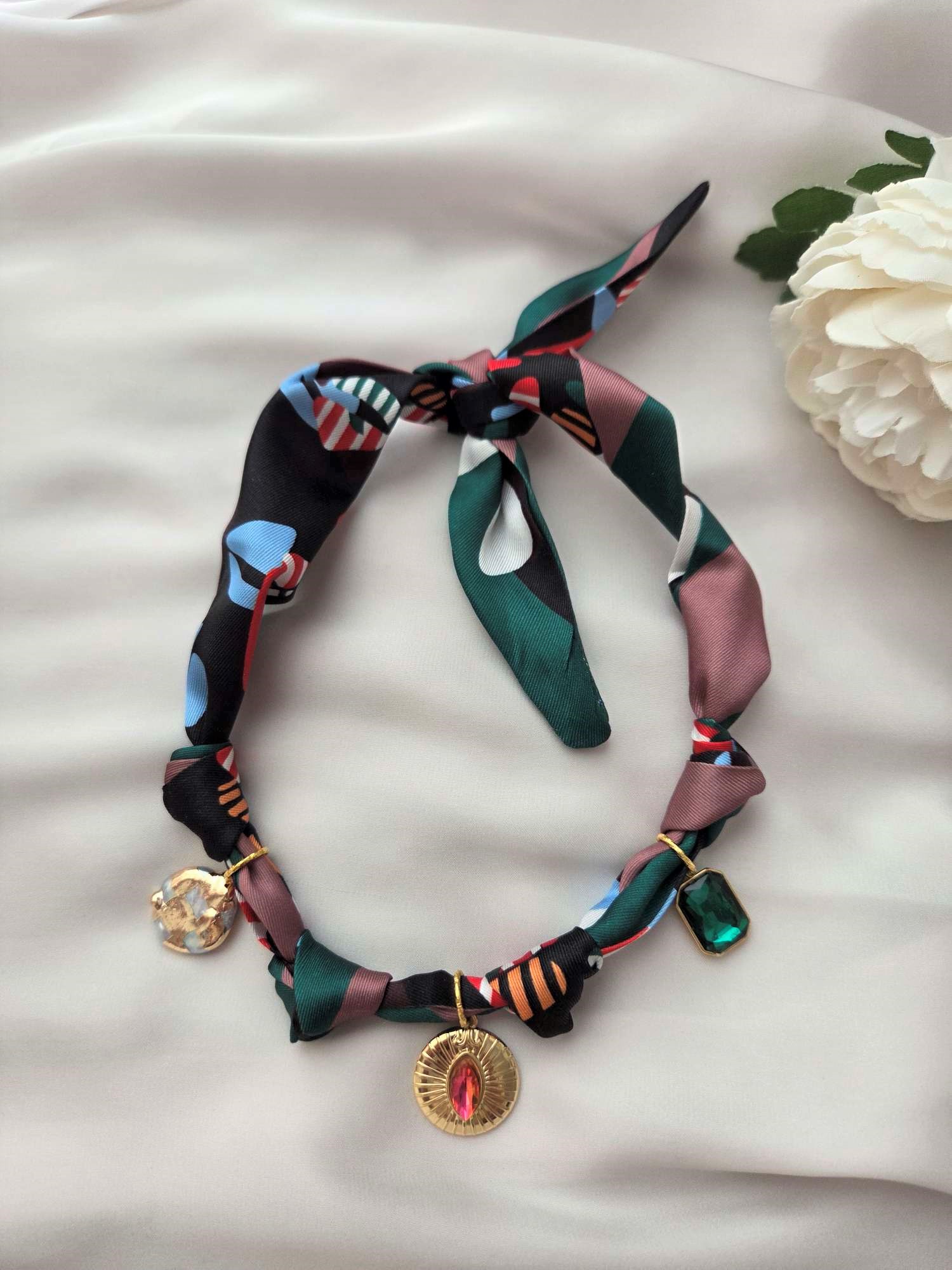 Halstuchkette Modell Iva