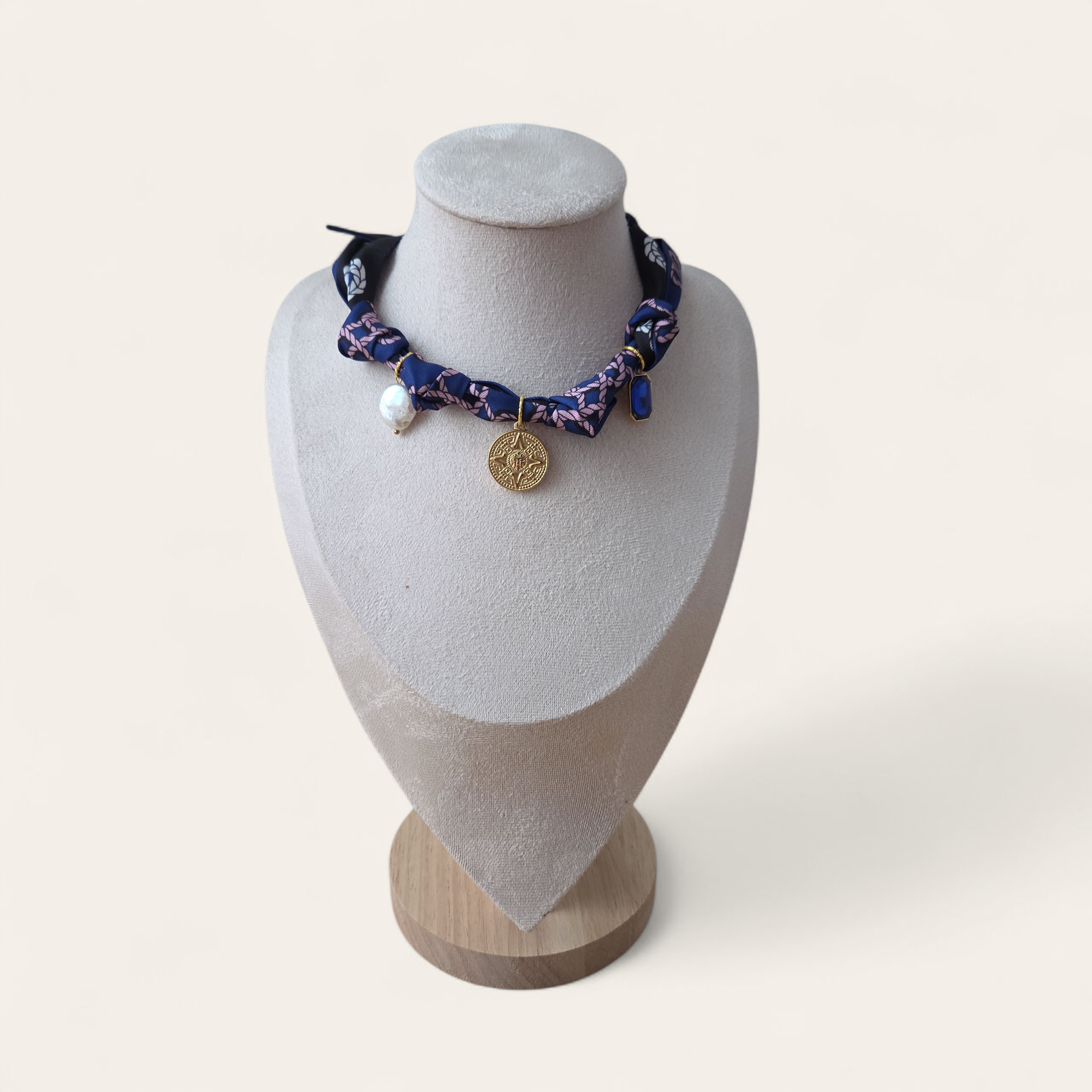 Halstuchkette Modell Iva