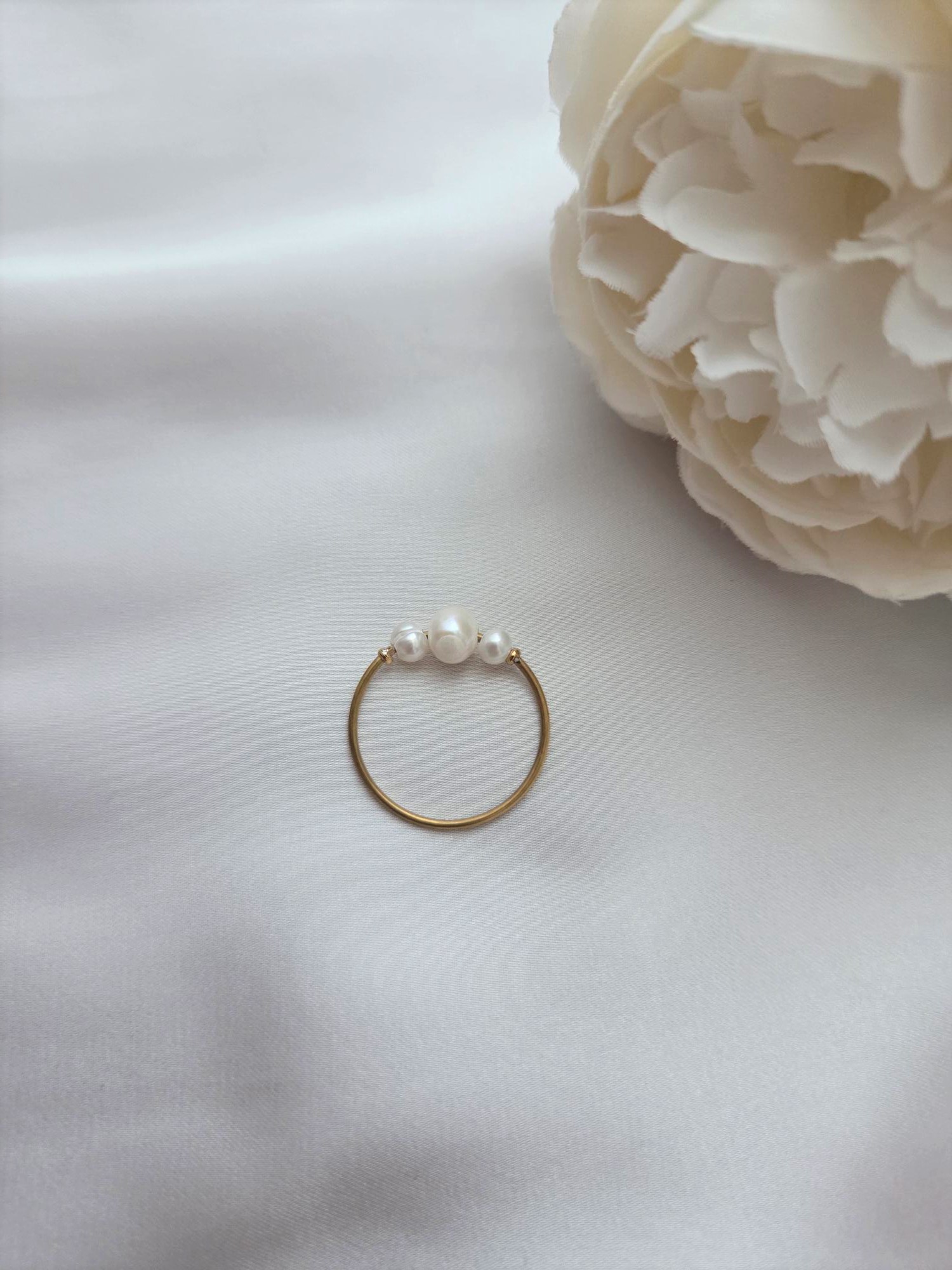 Ring mir drei Süßwasserperlen 