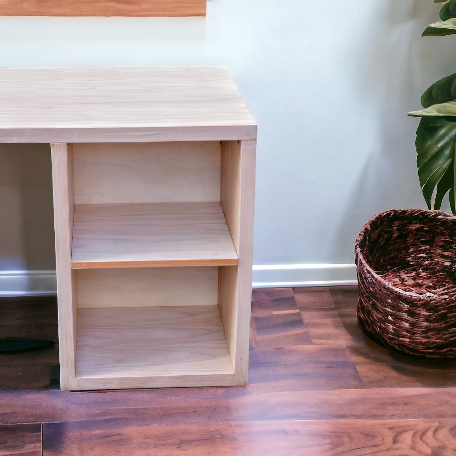 Mesa de mezcla para DJs enchapada en madera paraíso.