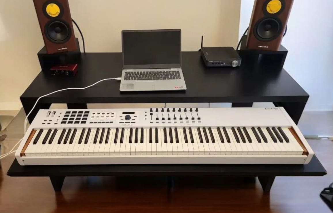 Mesa de grabación en placa de MDF 36mm c/racks.