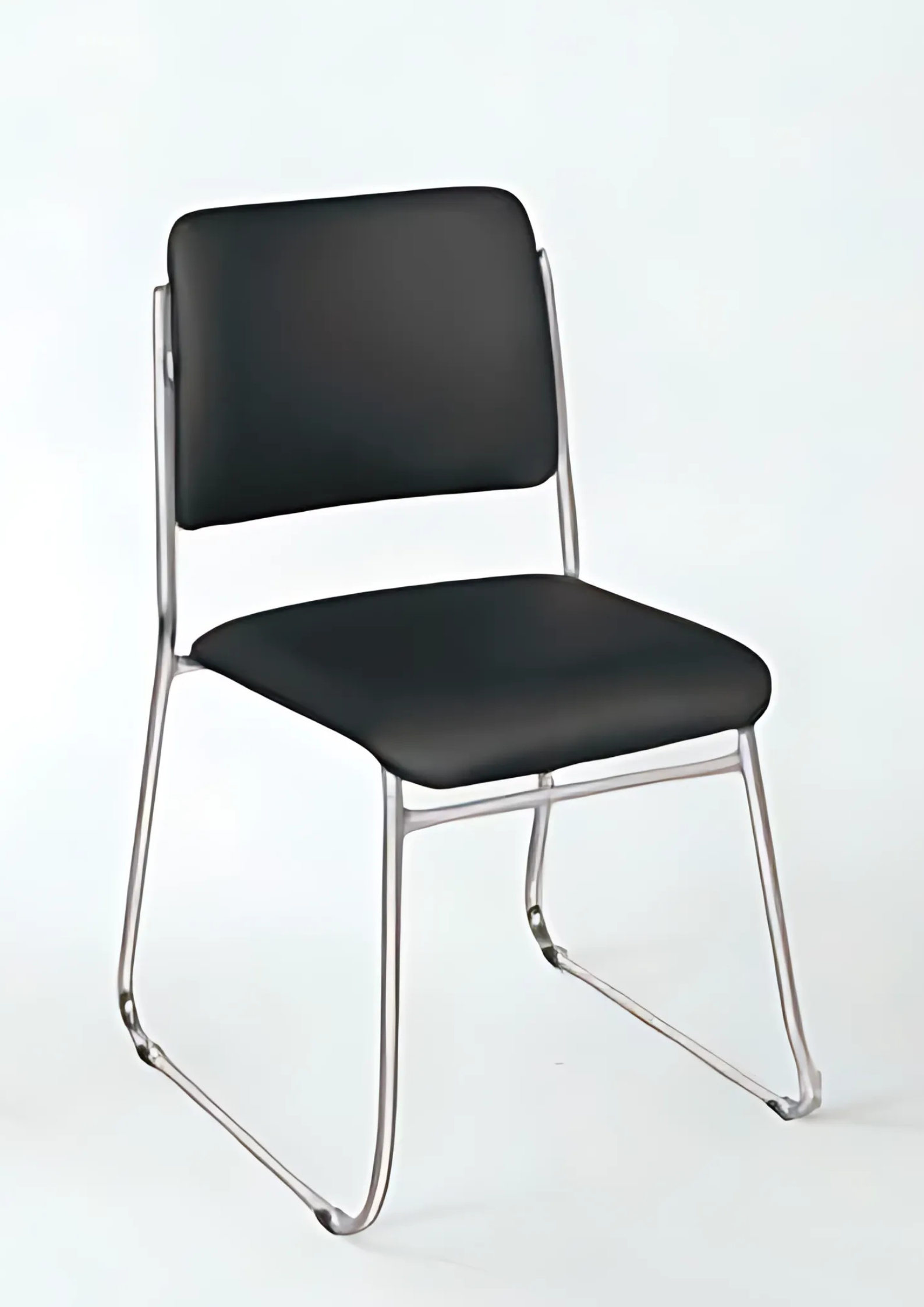 Cadeira Versátil Empilhável CRO