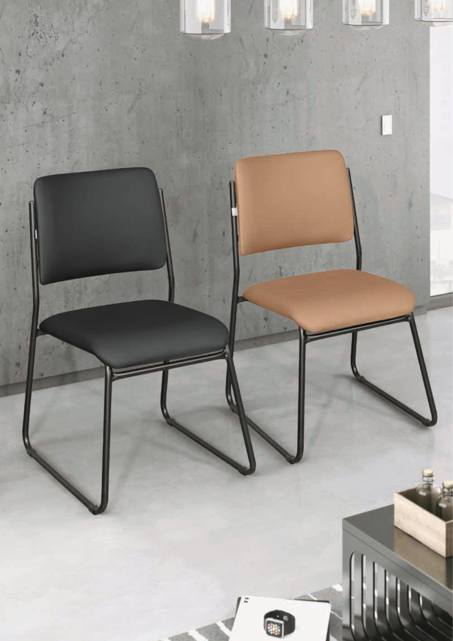 Cadeira Versátil Empilhável