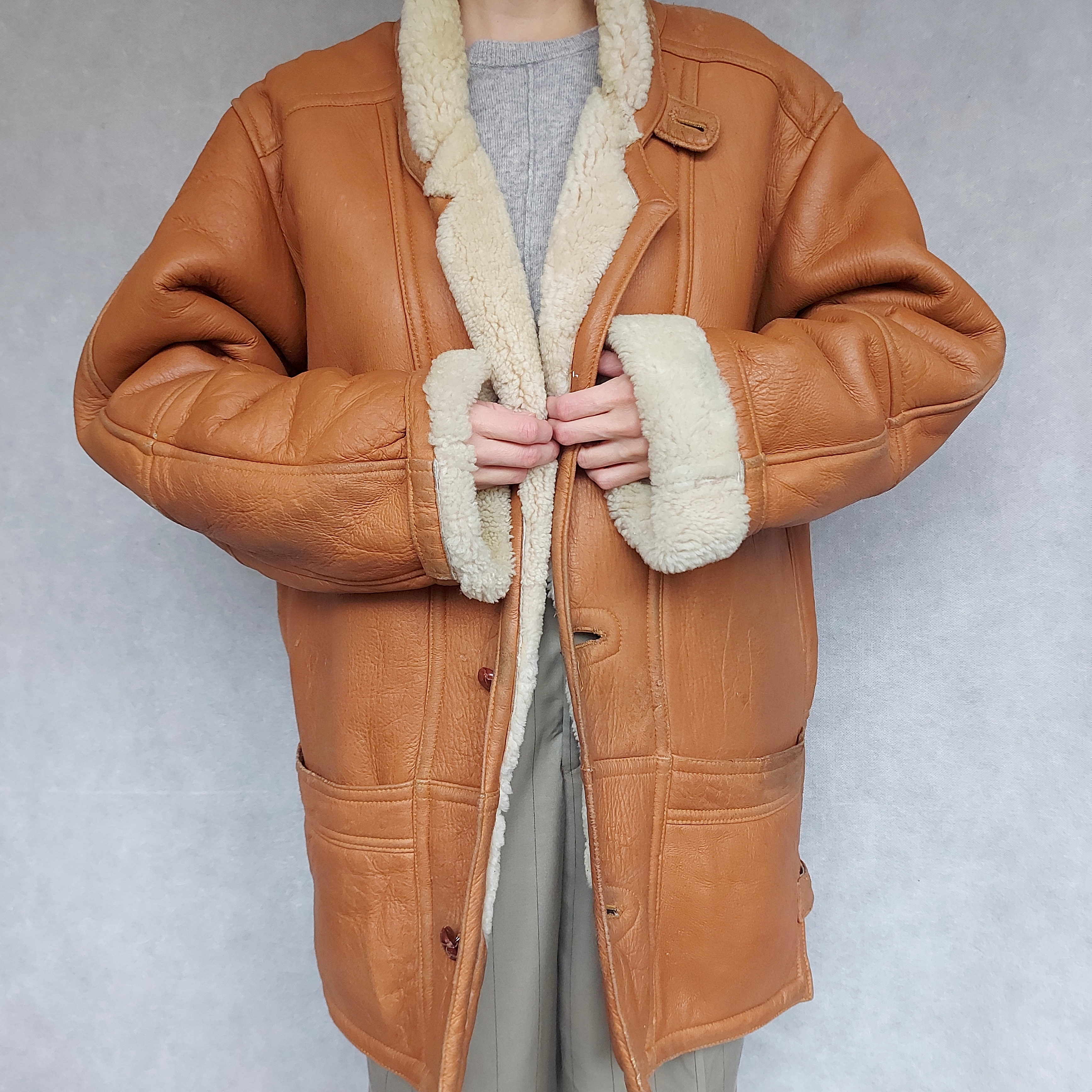 Rudas vintažinis odos ir avikailio Shearling Original paltas