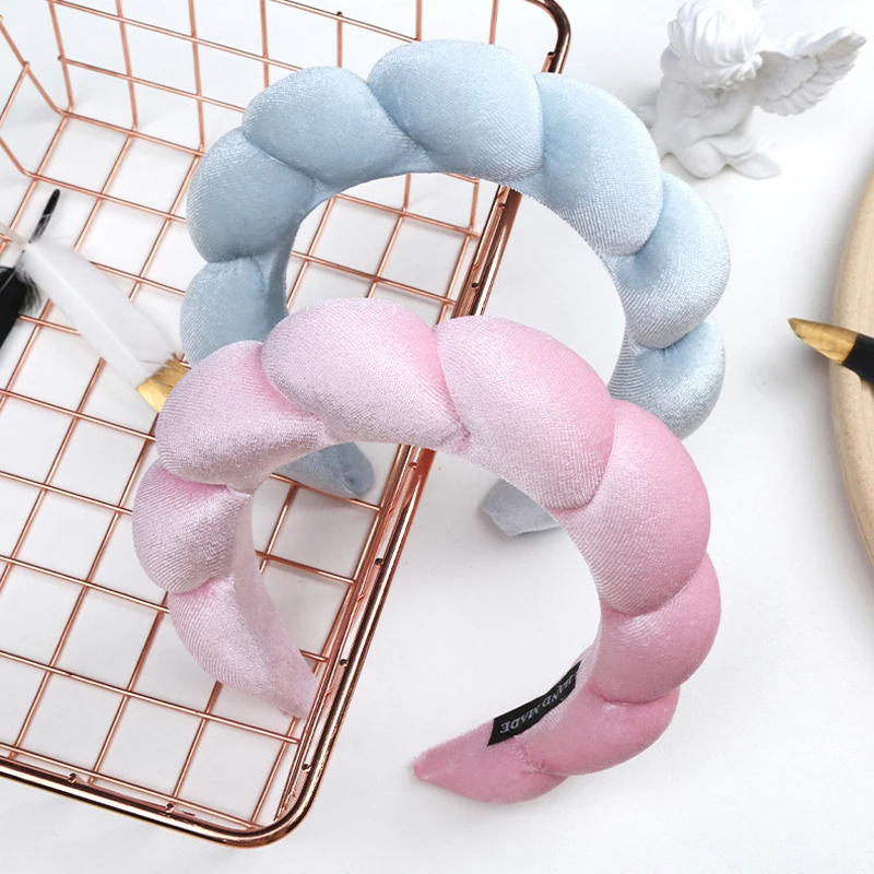 Diadema y muñequeras de skincare