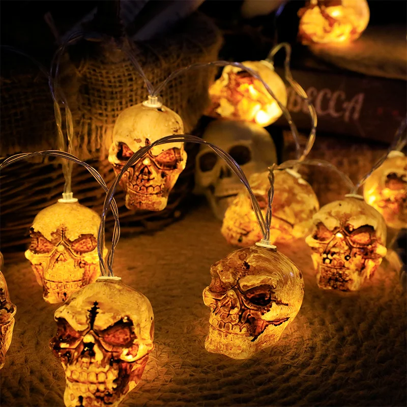 Luces de calaveras y catrinas decorativas
