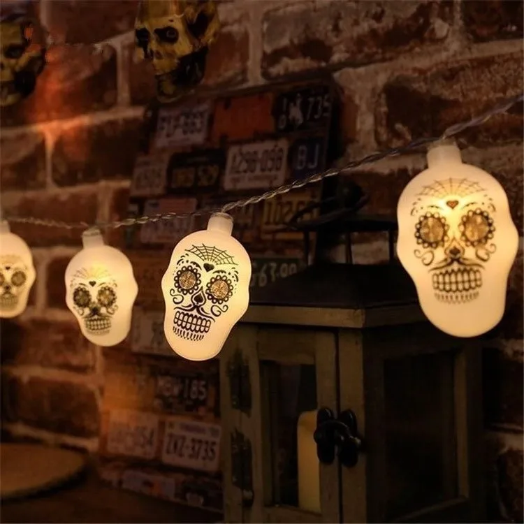 Luces de calaveras y catrinas decorativas