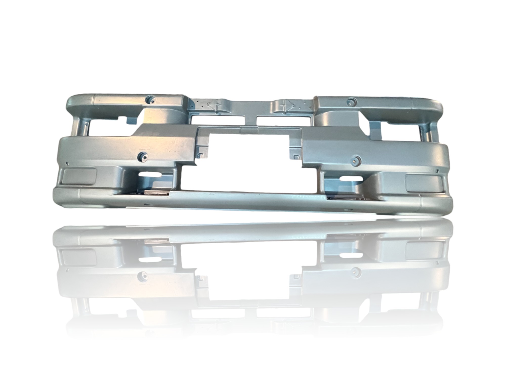 Priekinis bamperis  IVECO EuroTech OEM 8143031 / 98438449
