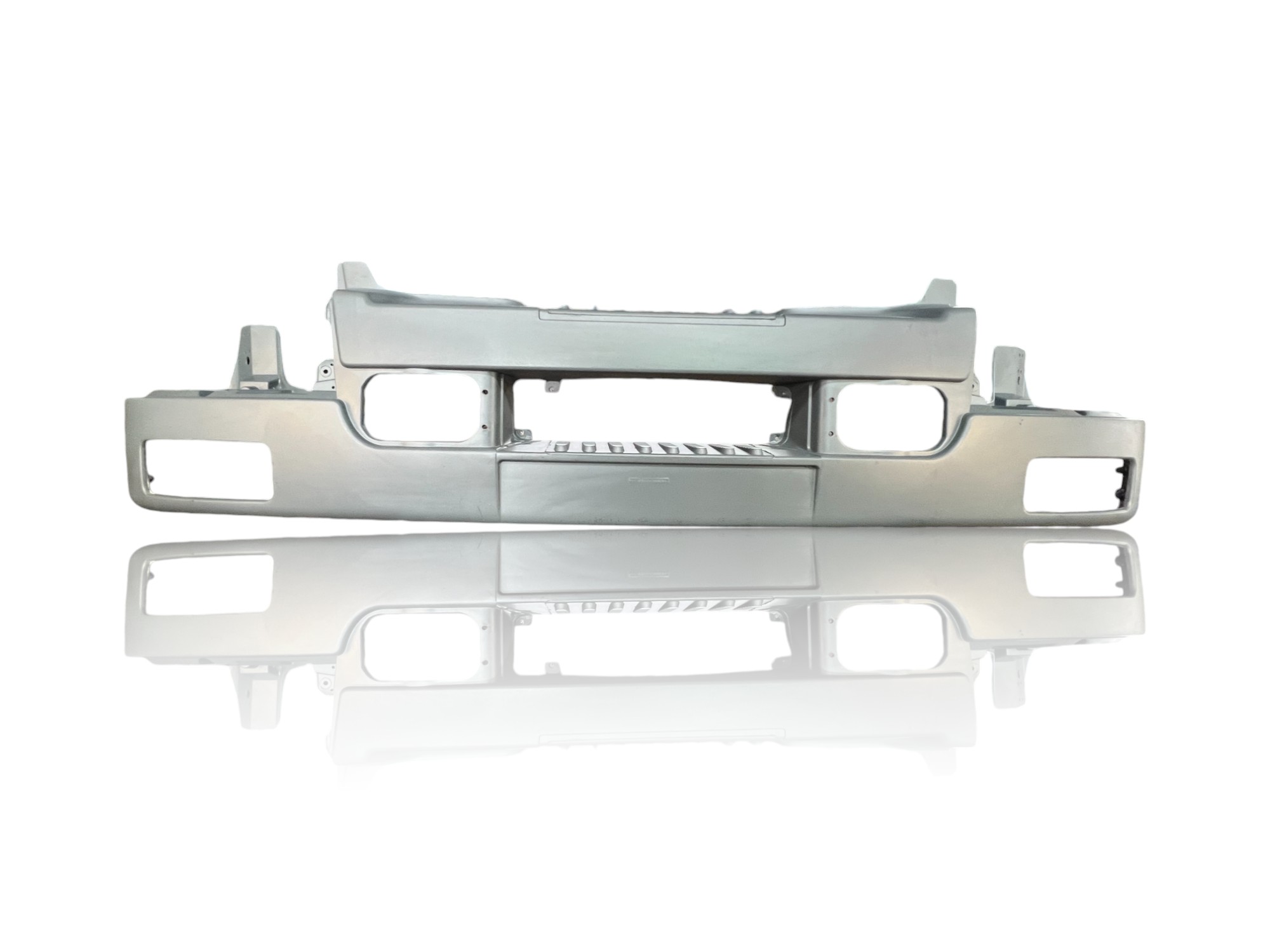 Priekinis bamperis Renault Midlum OE 5010544069