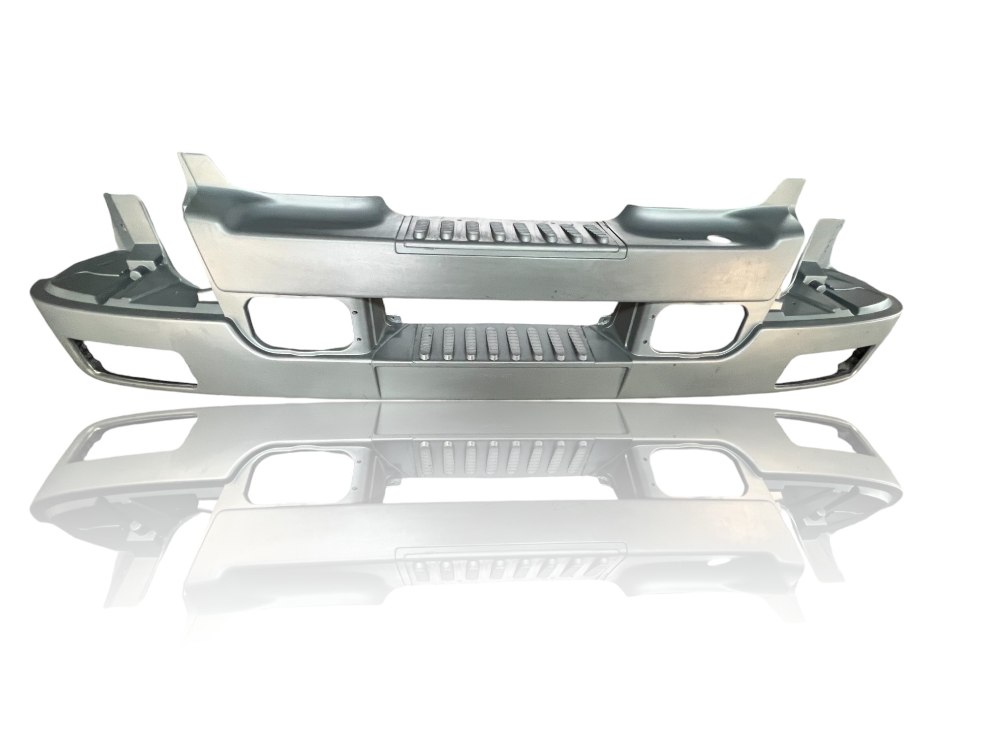 Priekinis bamperis Renault Midlum OE 5010544069