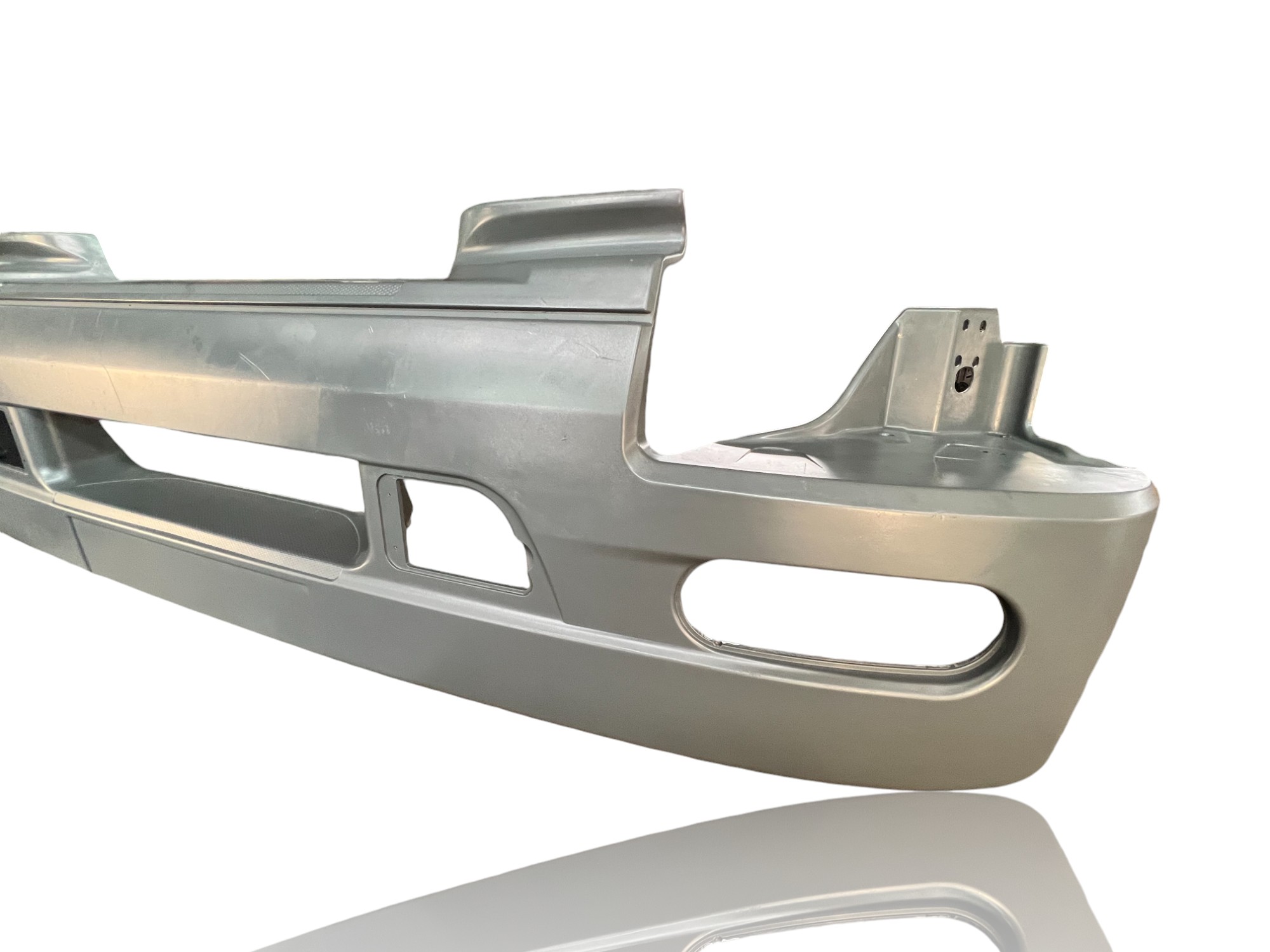 Priekinis bamperis Renault Premium OE 5010225819