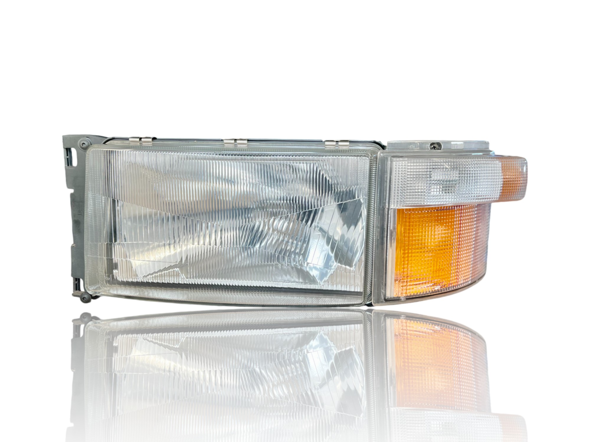 Priekinis žibintas SCANIA 4CR OE 1446587 / 1467000