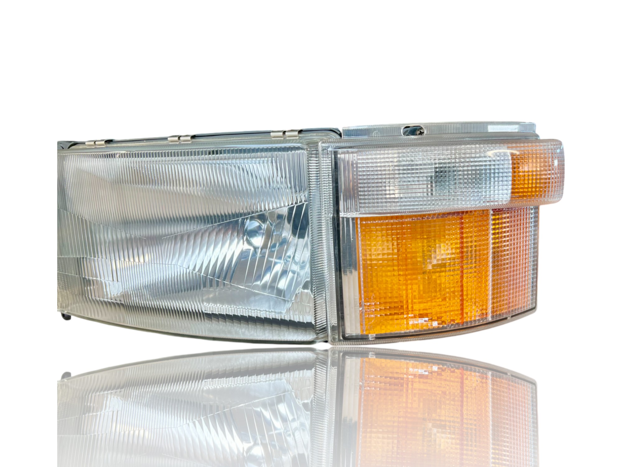 Priekinis žibintas SCANIA 4CR OE 1446587 / 1467000