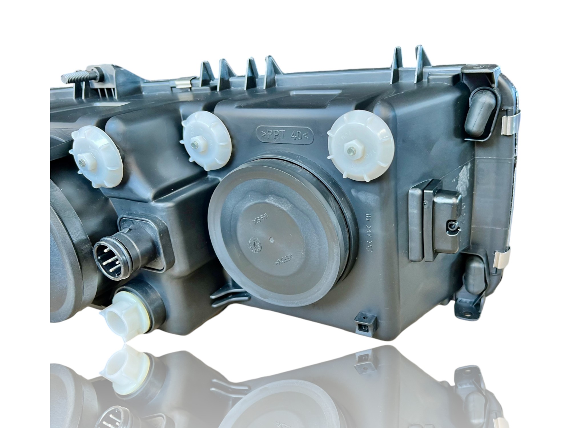 Priekinis žibintas DAF LF / CF/ 95 XF 2ser. / 105 XF OE 1699300