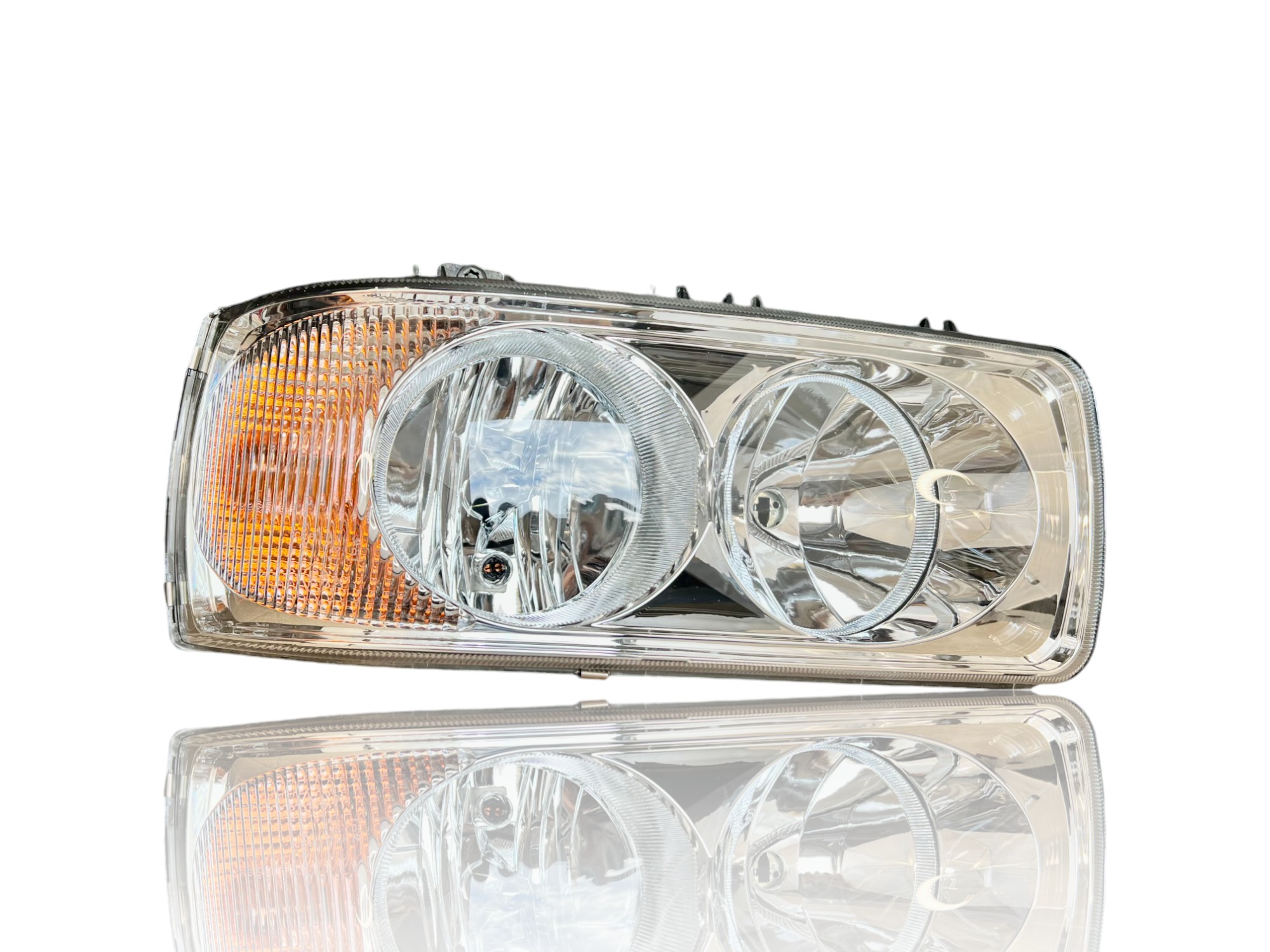 Priekinis žibintas DAF LF / CF/ 95 XF 2ser. / 105 XF OE 1699301