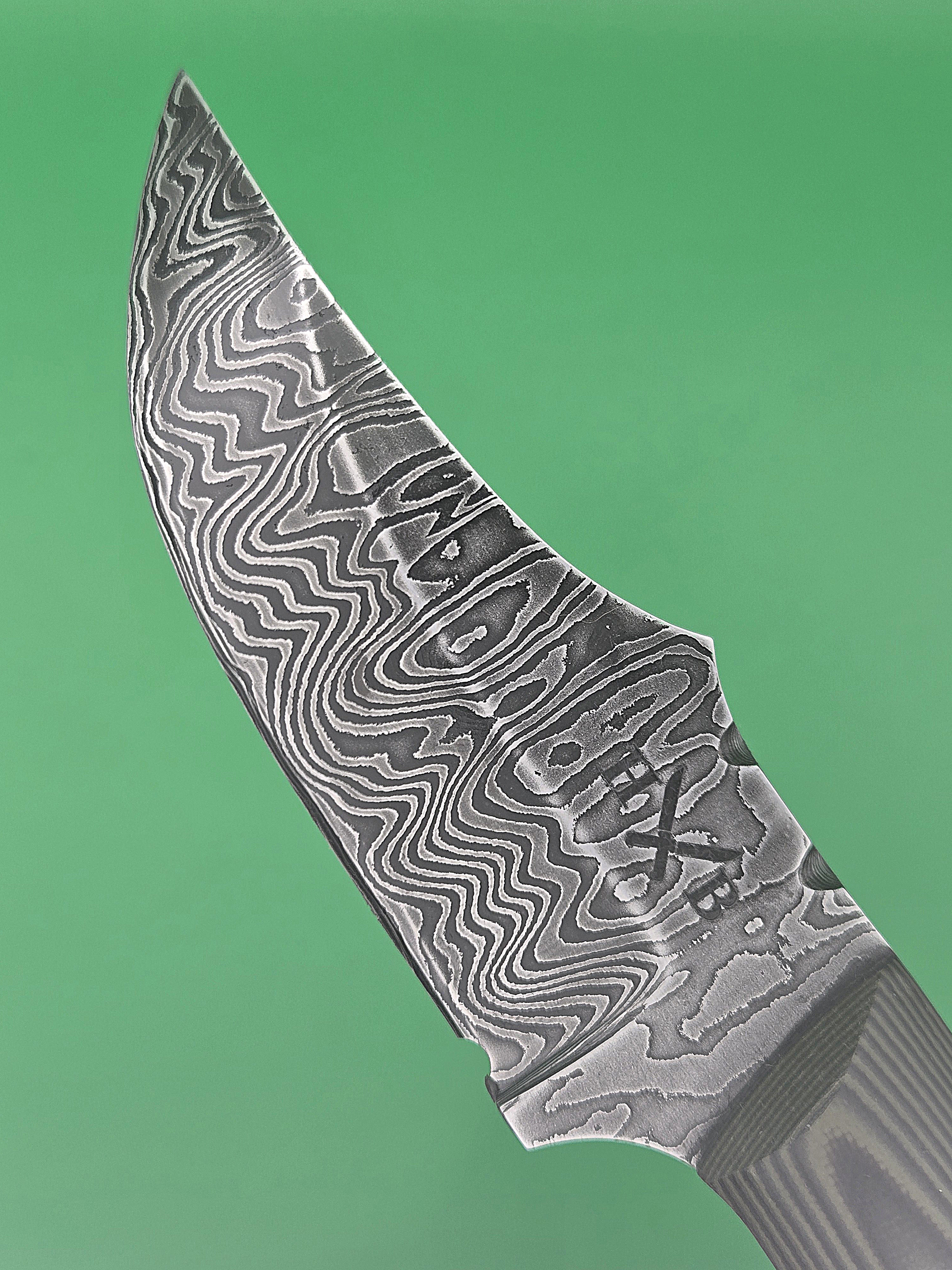 Damascus Shark Fin Hunting Knife