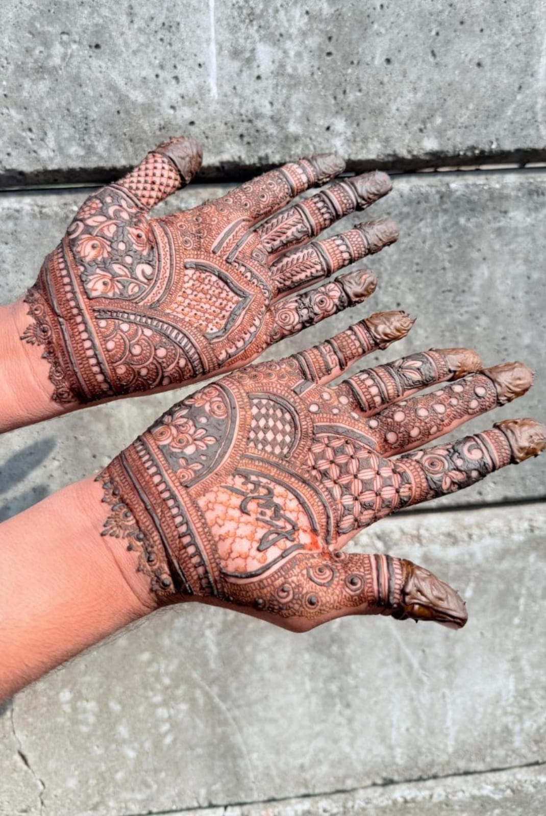 Meedee BAQ Henna Powder (7fliter) Sojat Mehendi 1Kg & Bridal mehendi oil 1 kg Combo pack 