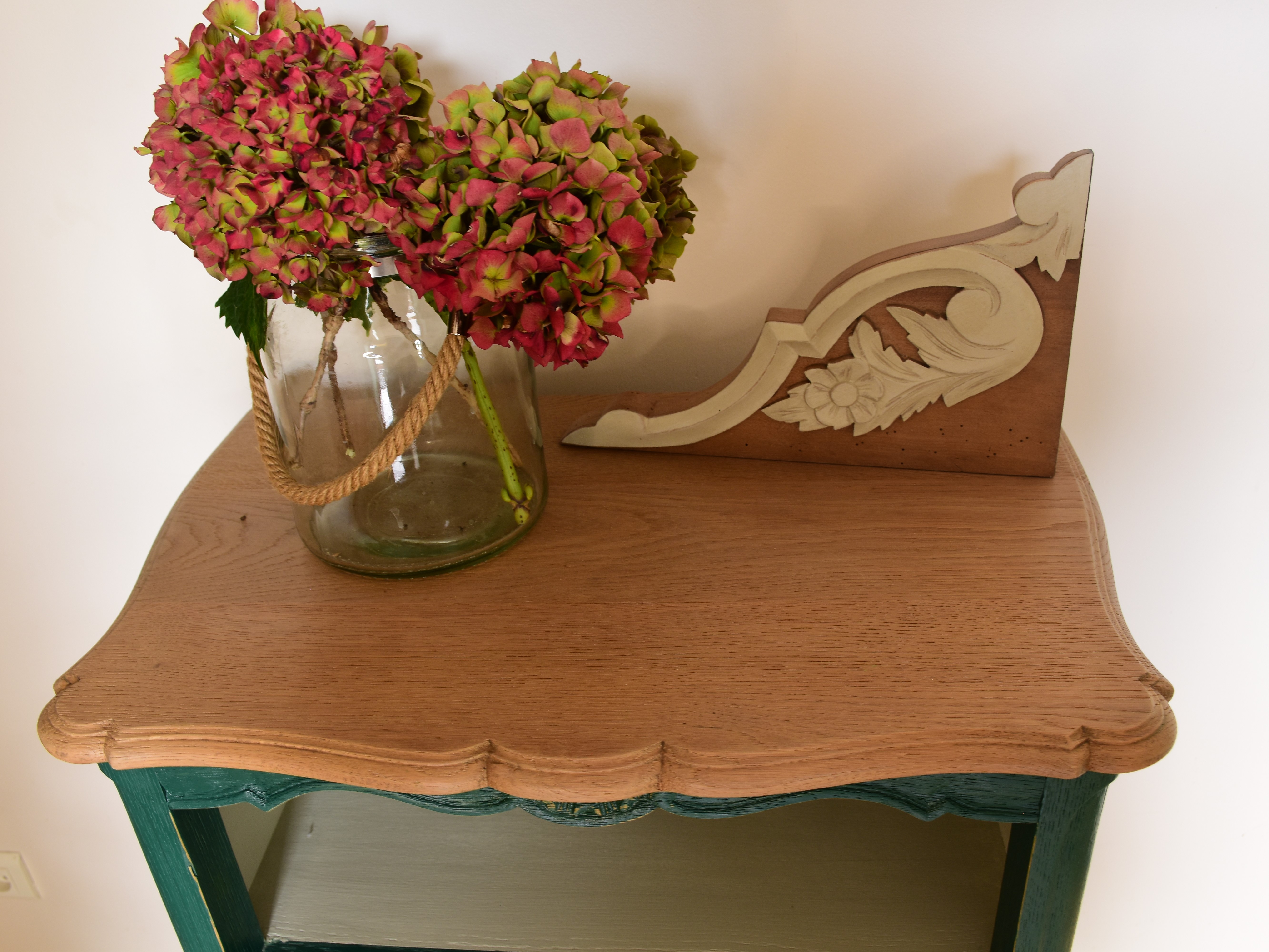 CLOVIS, Petit meuble avec niche