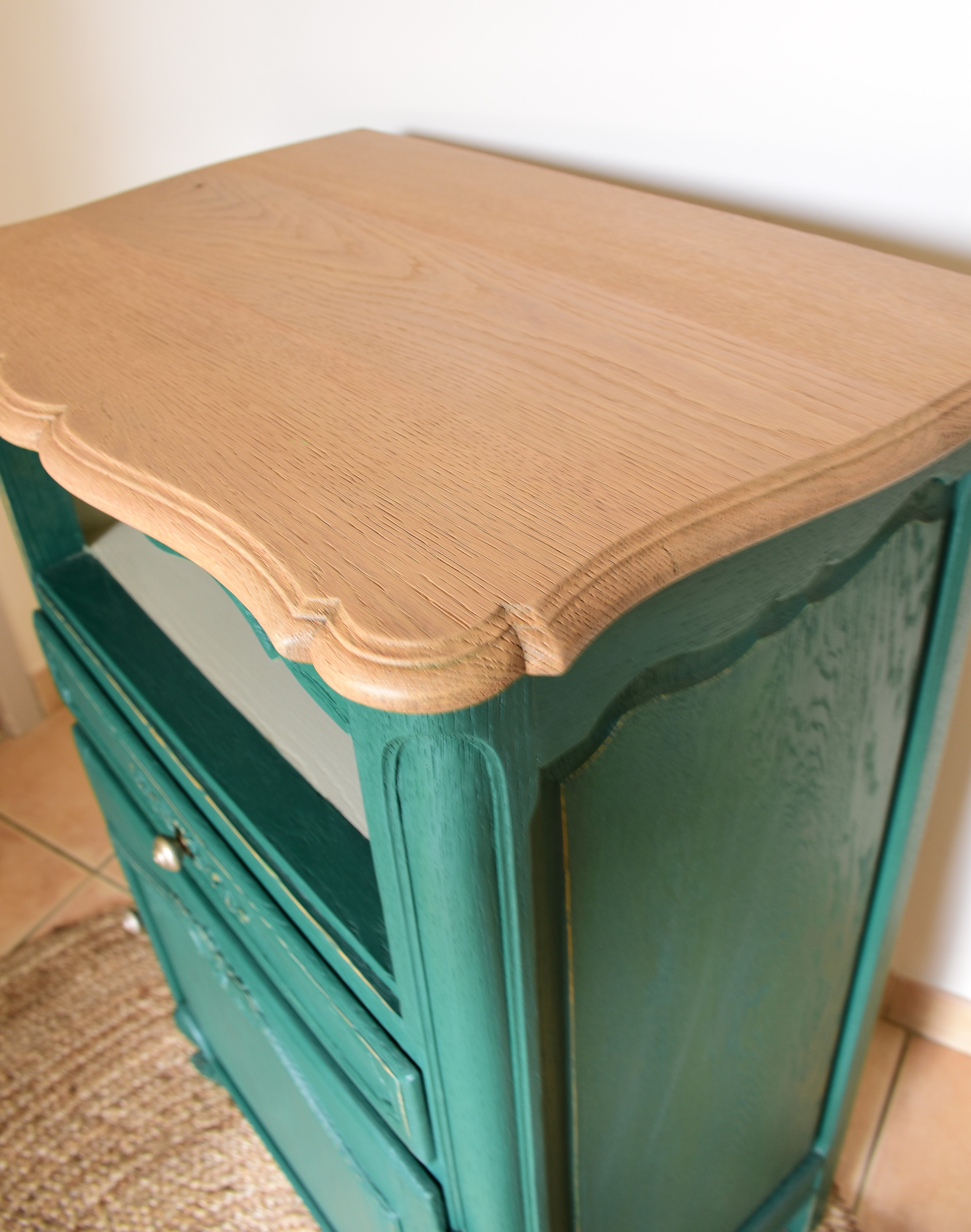 CLOVIS, Petit meuble avec niche