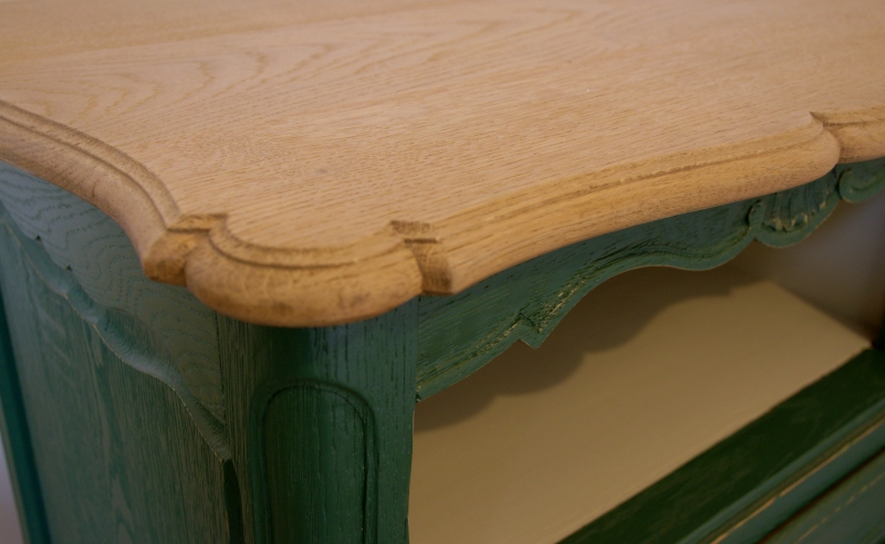 CLOVIS, Petit meuble avec niche