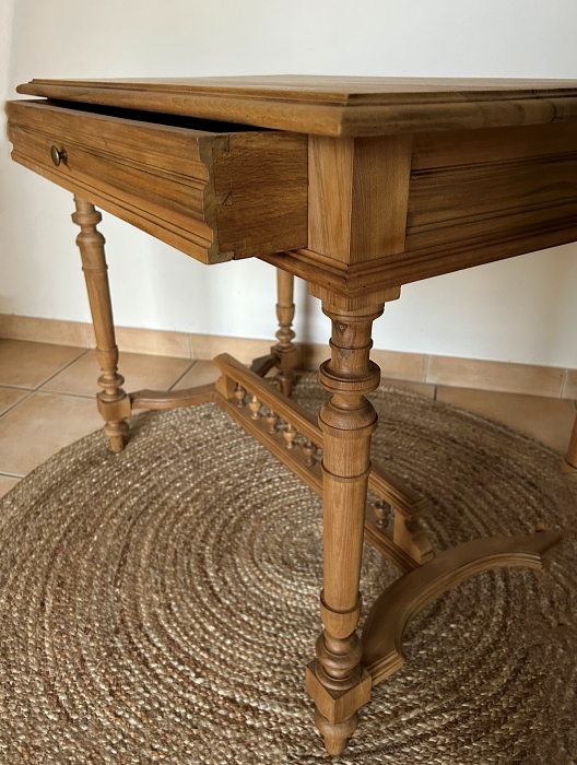 LEONIE, Bureau/Table en Noyer