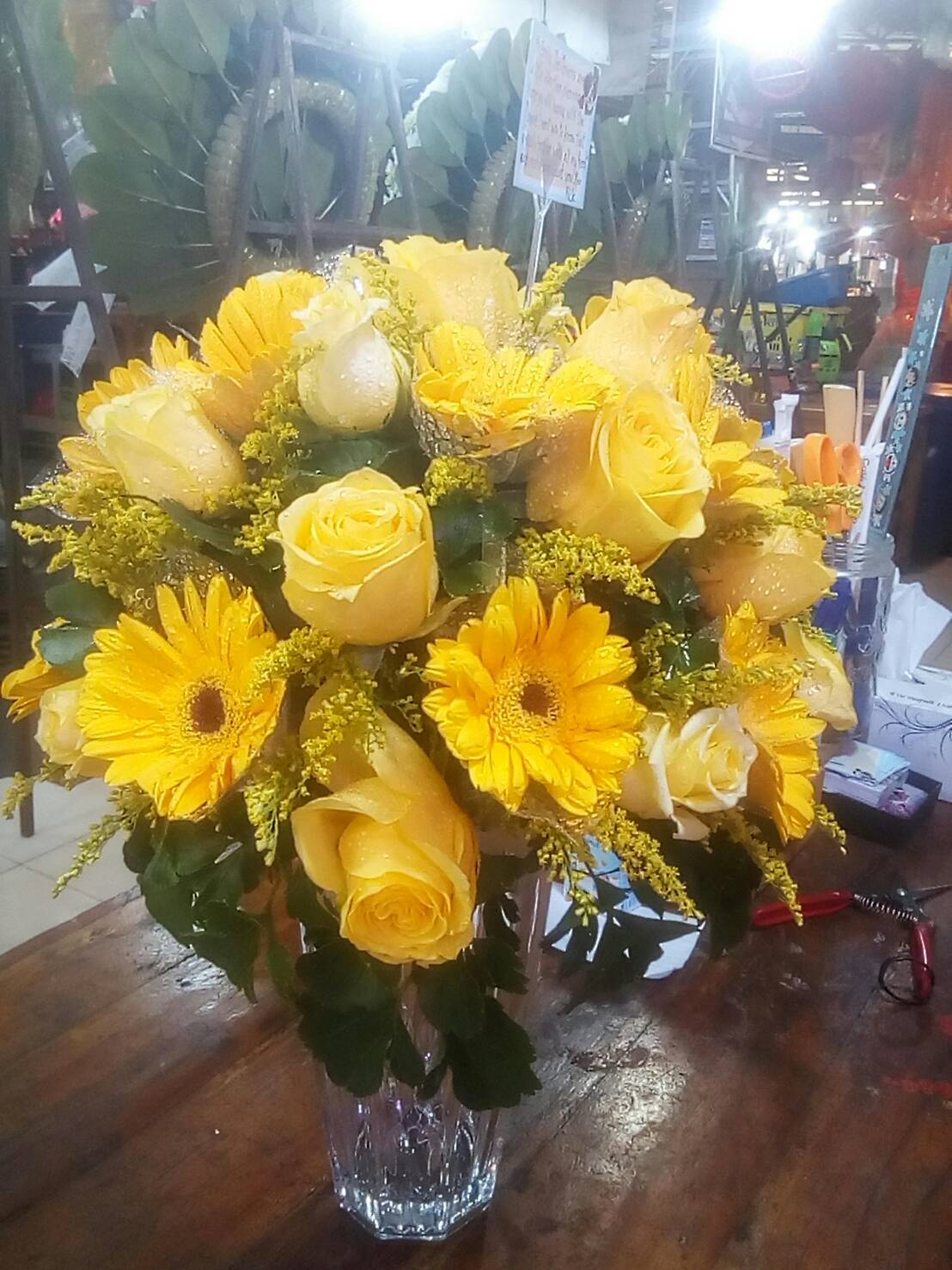 Yellow Rose and Daisy Flower Arrangement