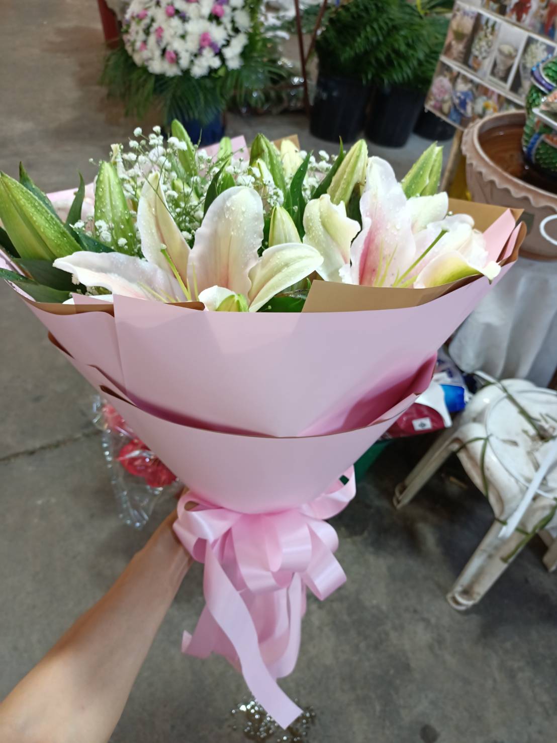 Elegant Lily Bouquet