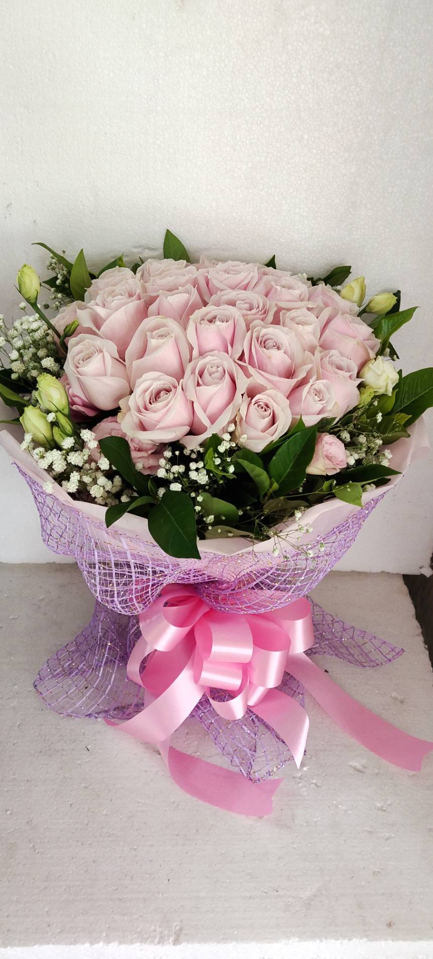 Elegant Pink Rose Bouquet