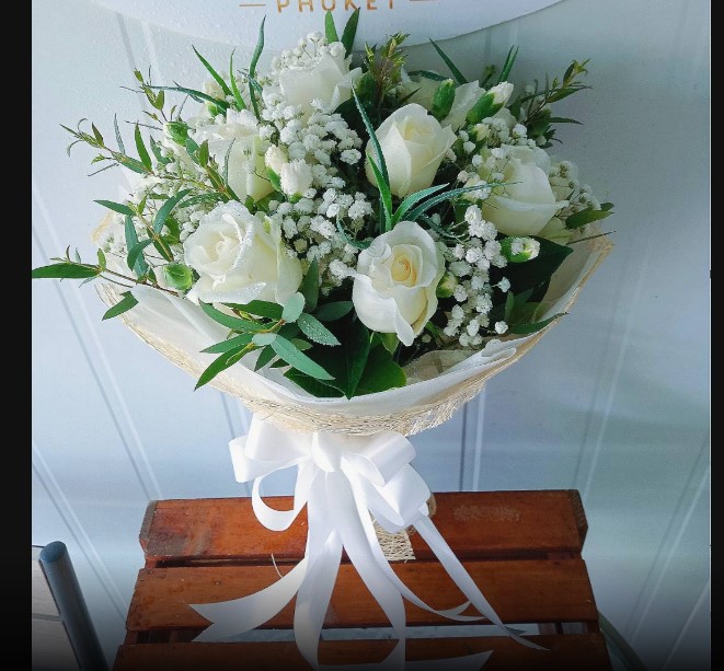 Elegant White Rose Bouquet