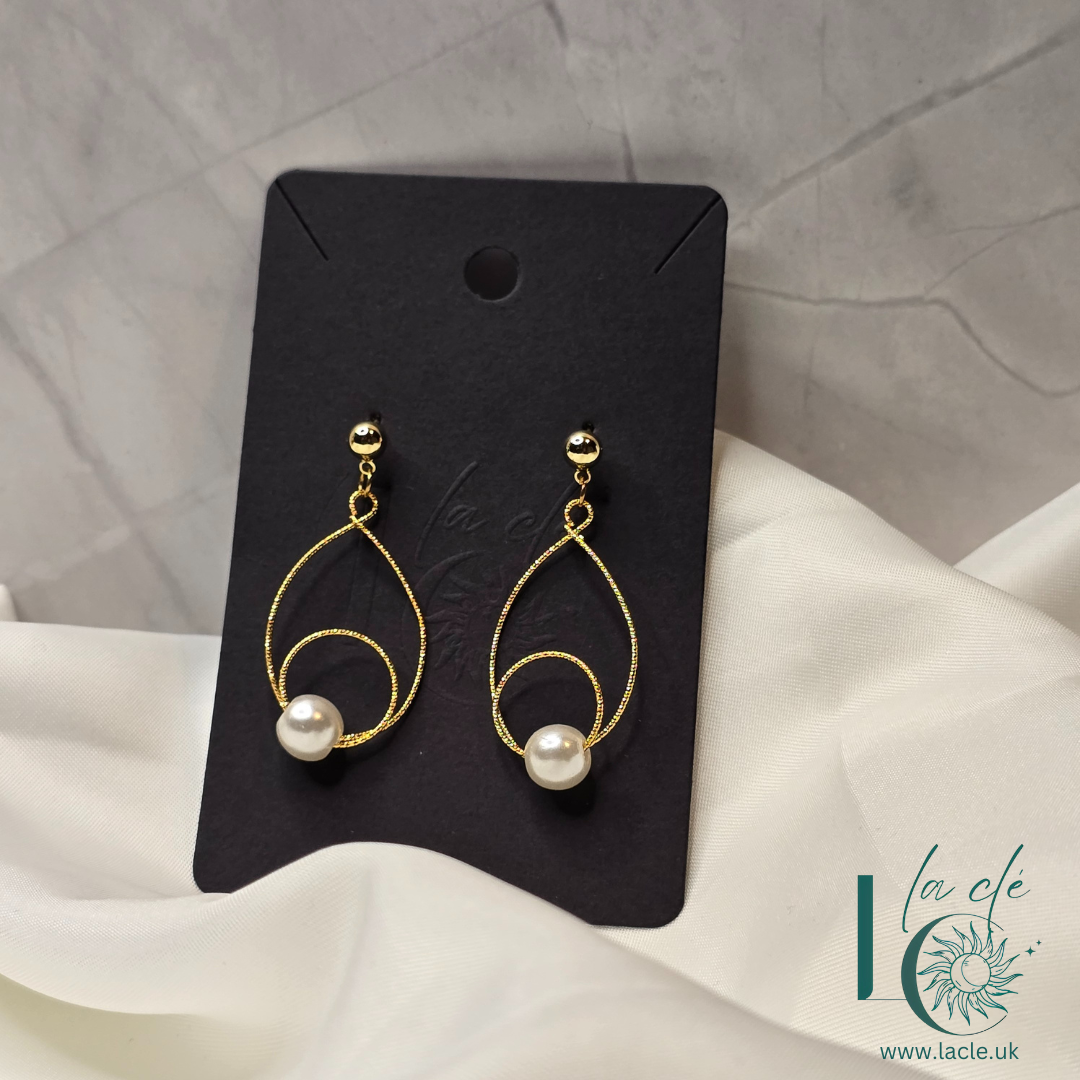 Fashionable Pearl Drop Earrings