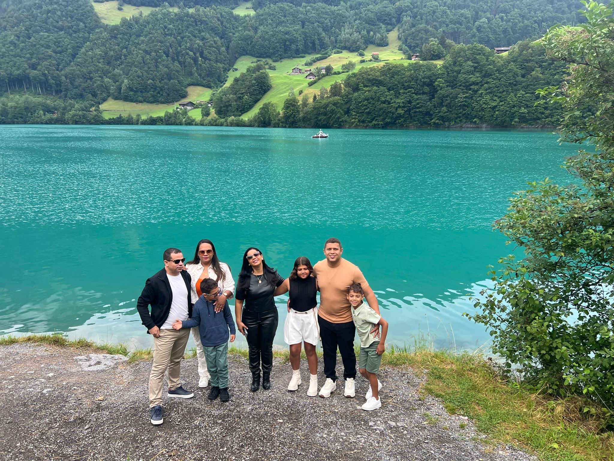 Passeio a Berna, Lago Oeschinen e Lago Blausee