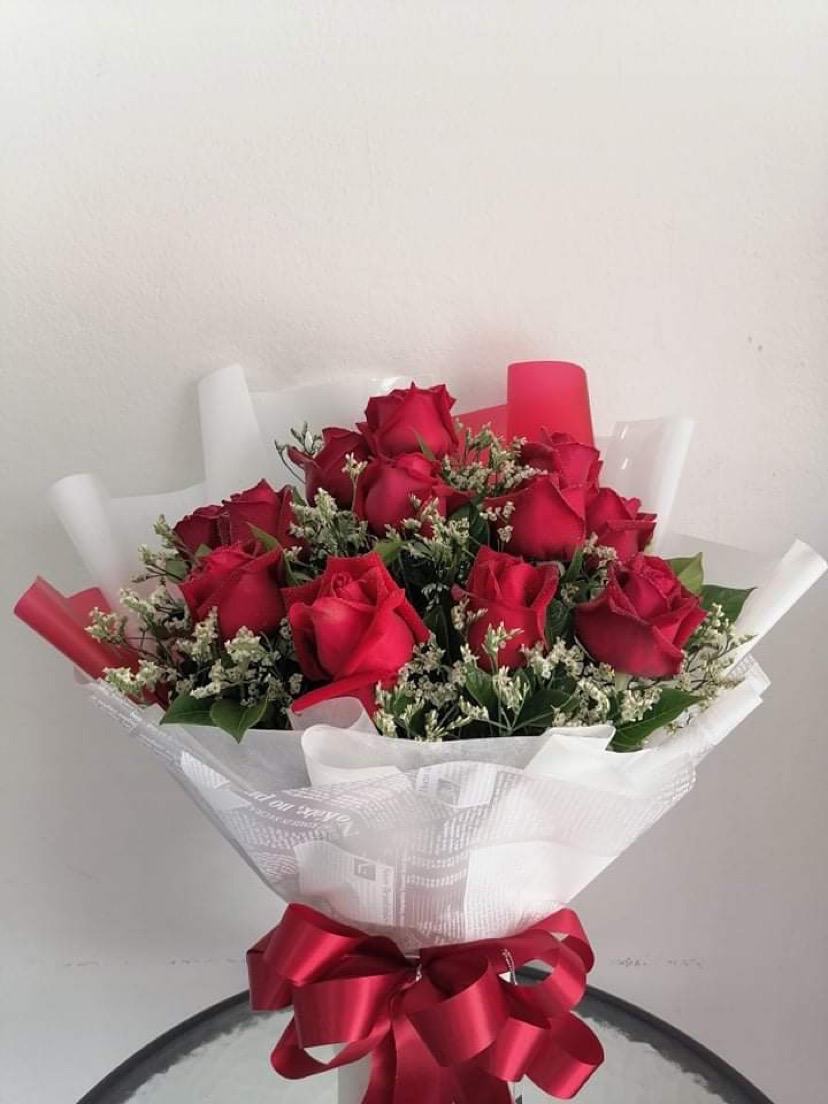 Elegant Red Rose Bouquet
