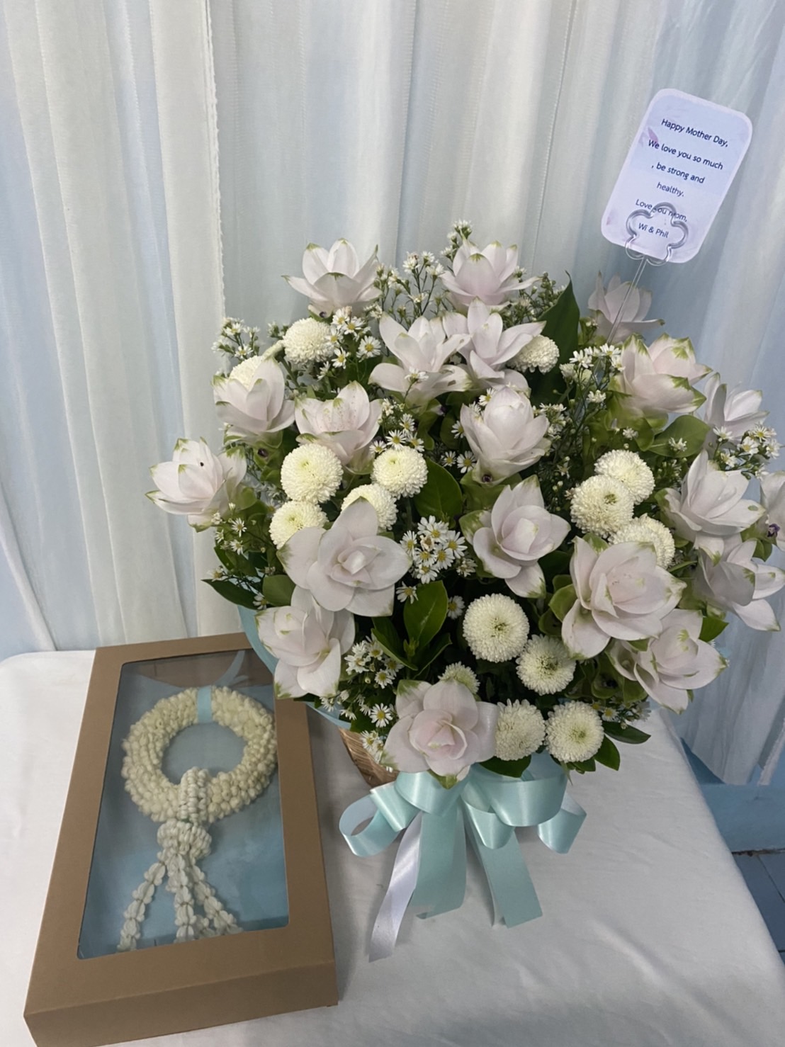 Elegant White Floral Arrangement