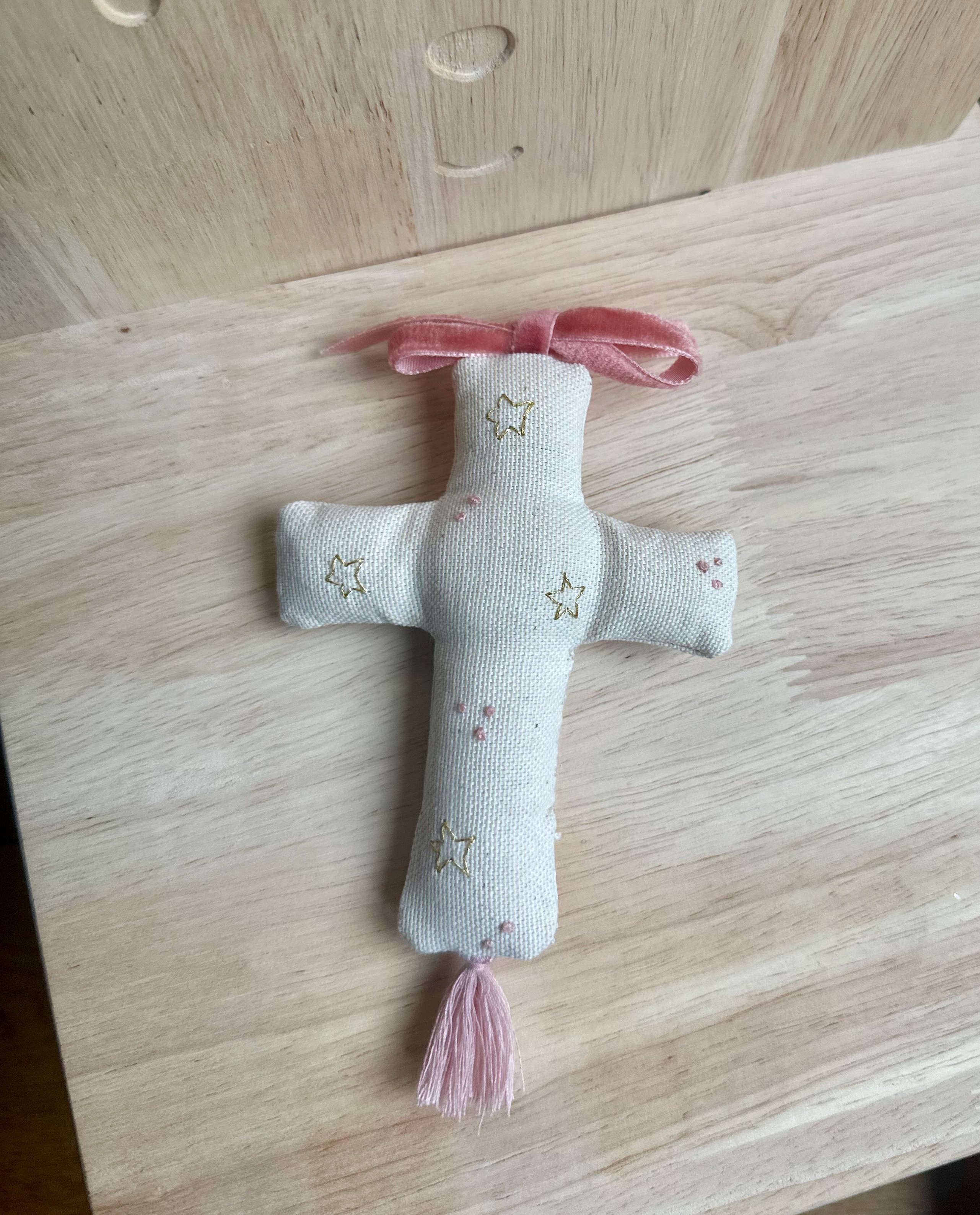 Cruz bordada estrellitas