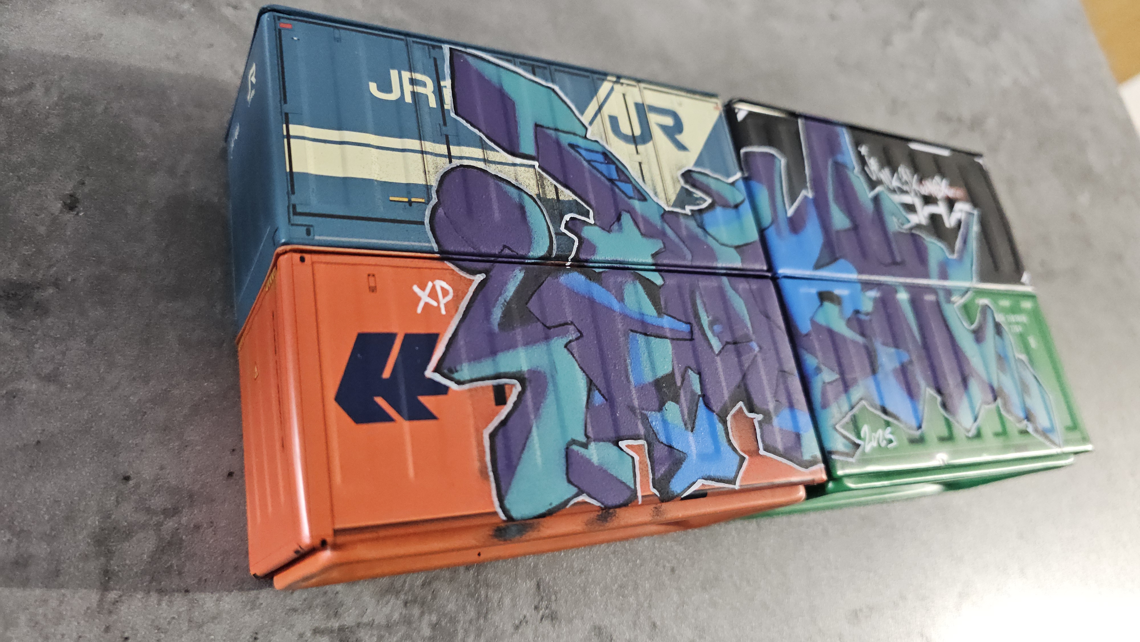 JINKS (4 conteneurs maritimes)