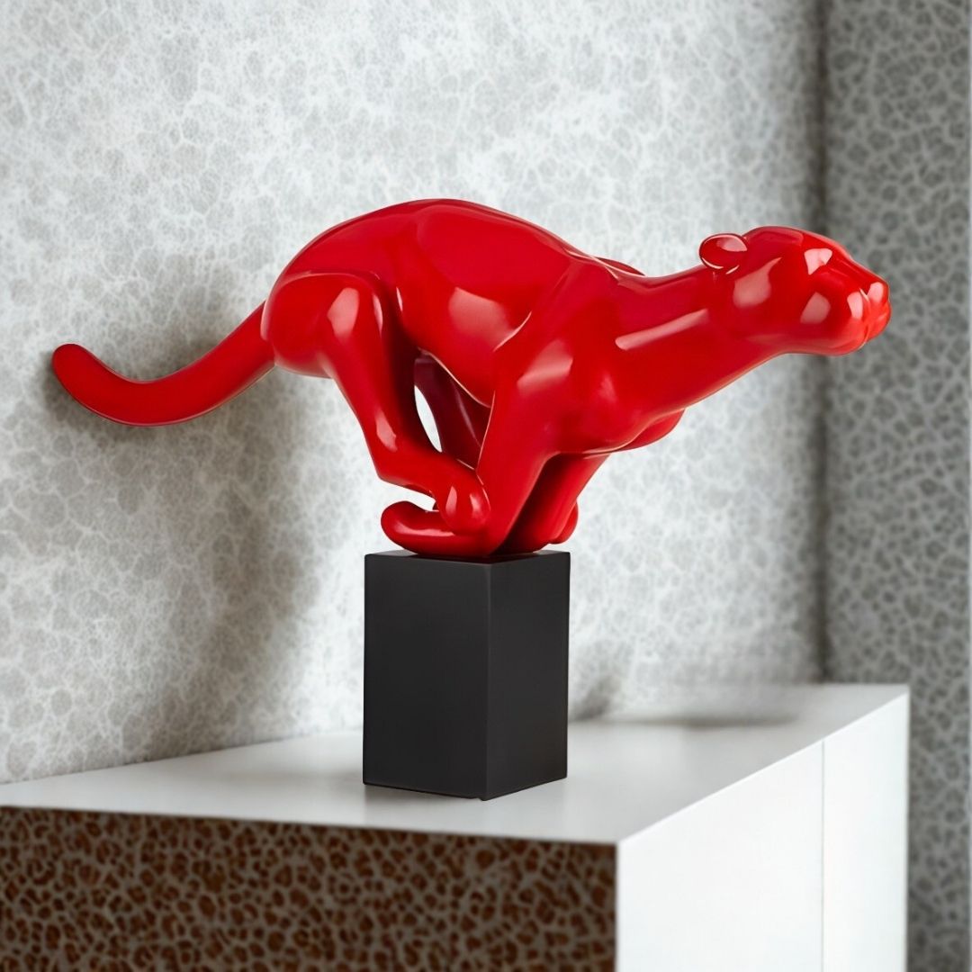 ESCULTURA PANTERA SPEED RESINA VERMELHA C/PEDESTAL MADEIRA MODALI DESIGN