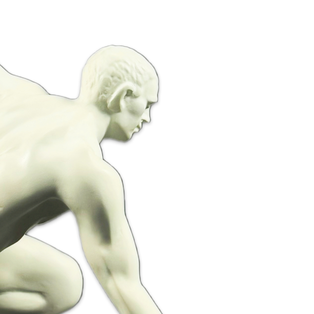 ESCULTURA MAN DISPARADA RESINA BRANCO MODALI DESIGN