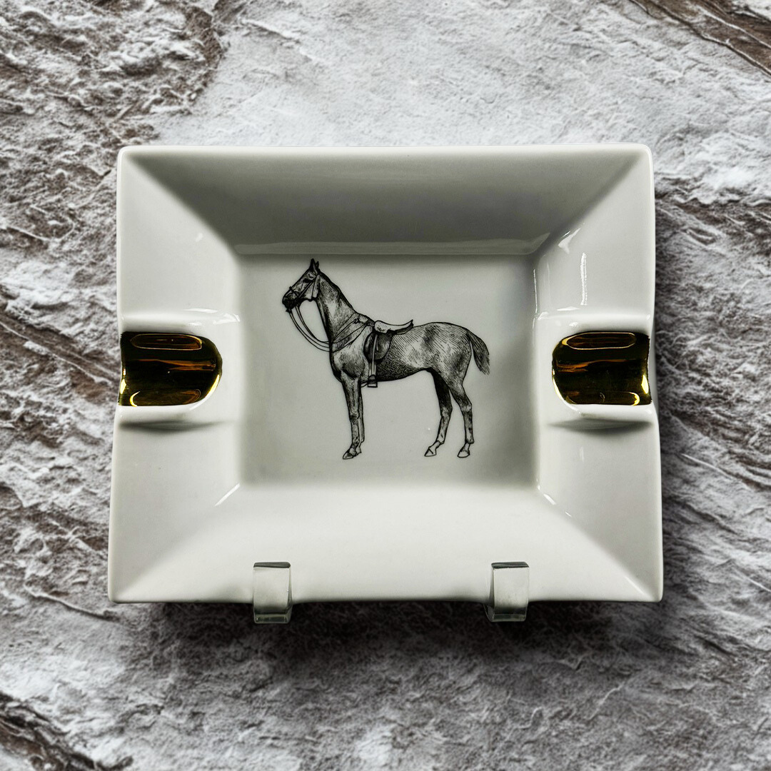 CINZEIRO CHARUTO CAVALO CERAMICA BRANCA/OURO MODALI DESIGN