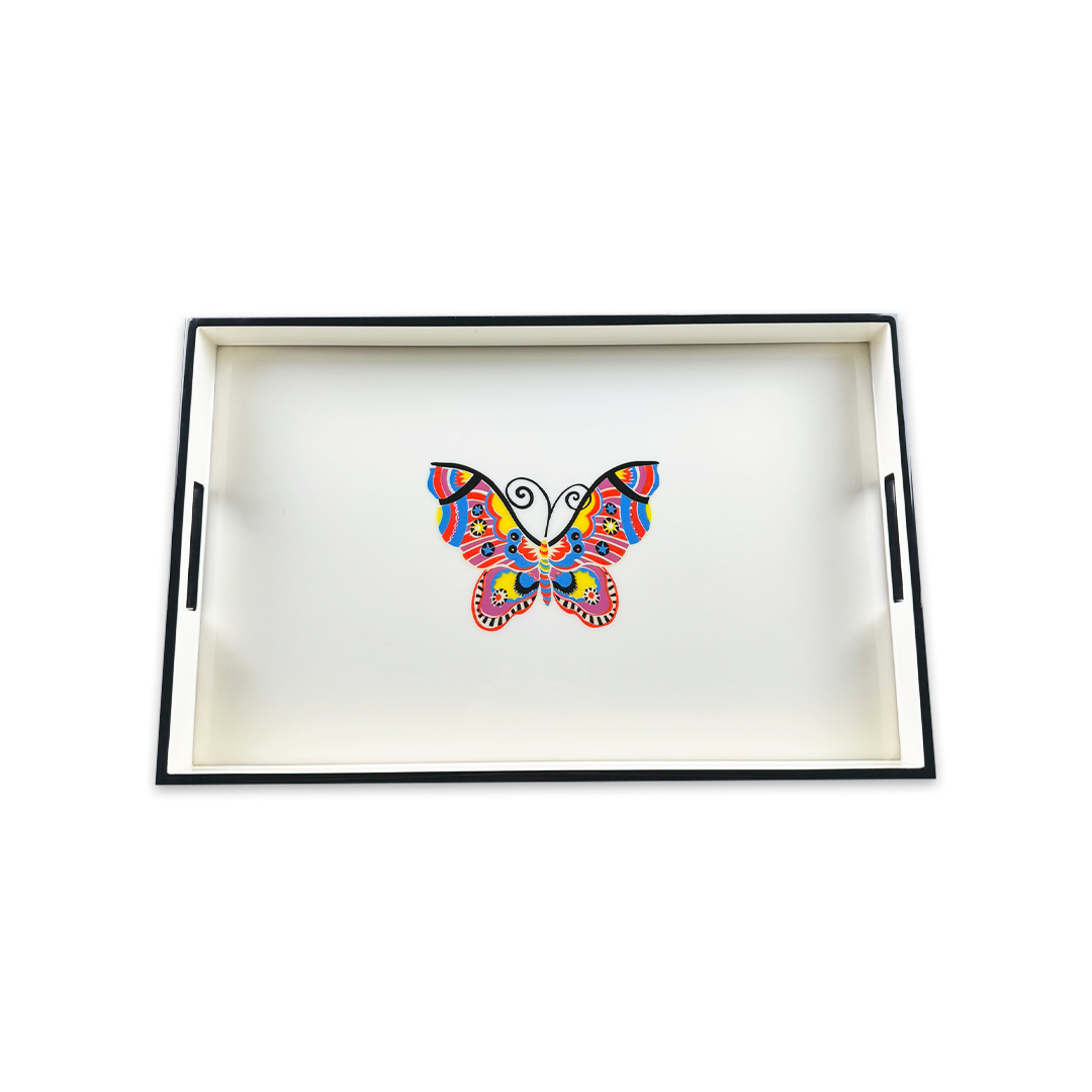 BANDEJA RETANGULAR MADEIRA LAQUEADA BRANCA C/BORBOLETA PACIFIC CONNECTIONS