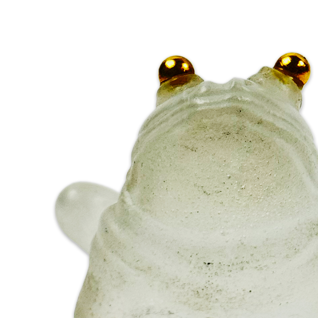ESCULTURA MINI SAPO EM CRISTAL BRANCO FOSCO DAUM