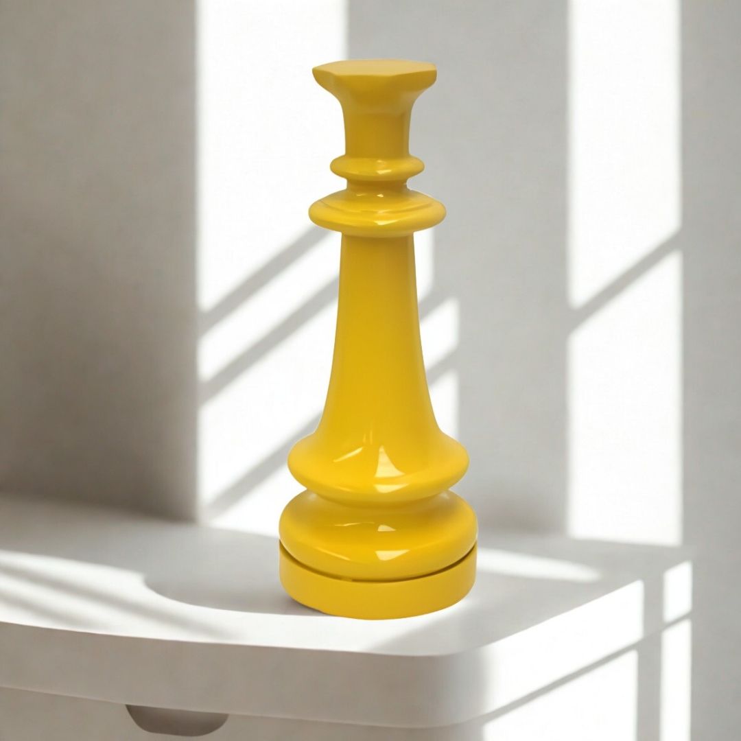 ESCULTURA RAINHA RESINA AMARELA MODALI DESIGN